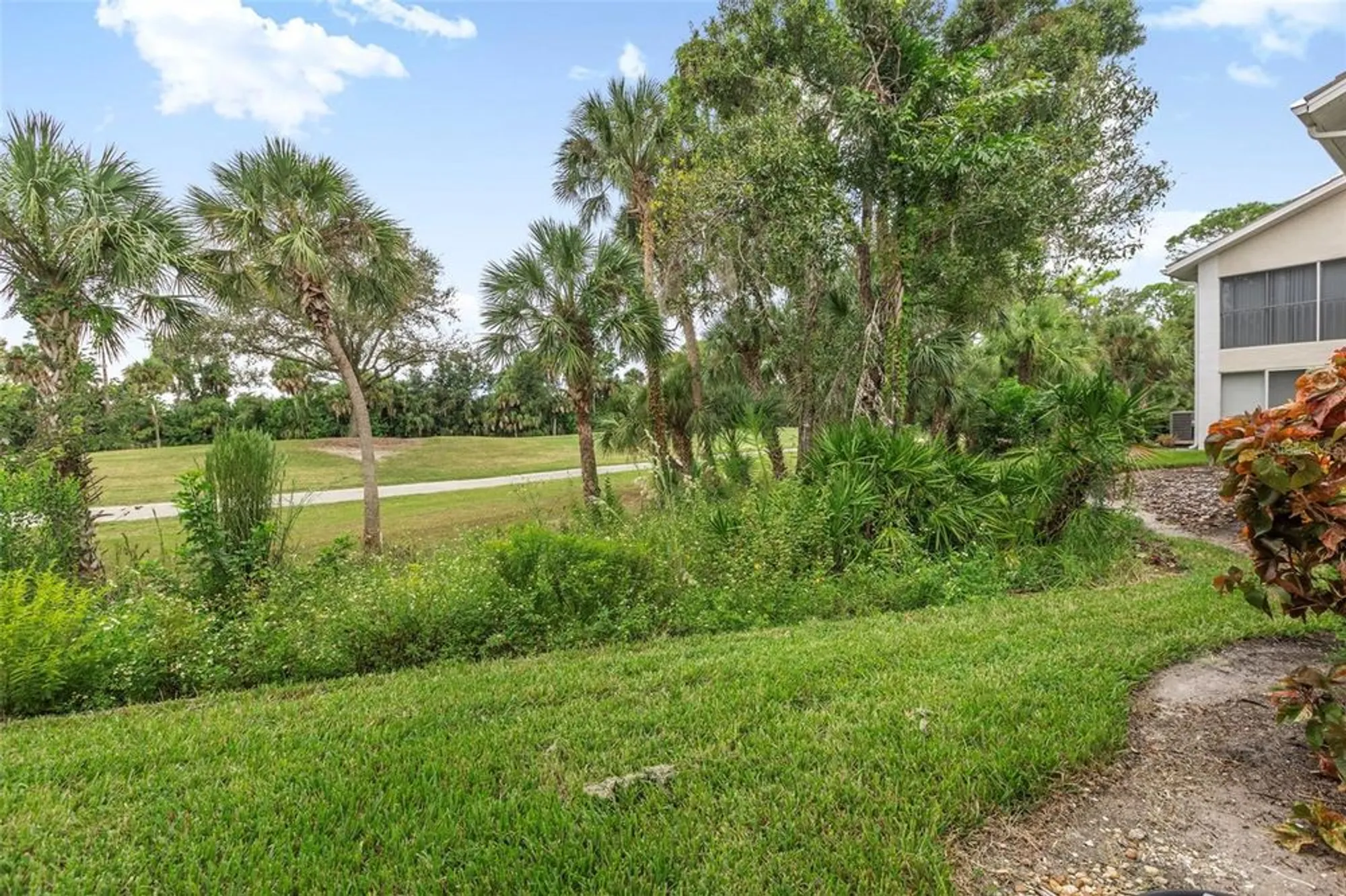 Property Slideshow image 29 of 40 | 813 montrose dr 104, Venice, FL, 34293