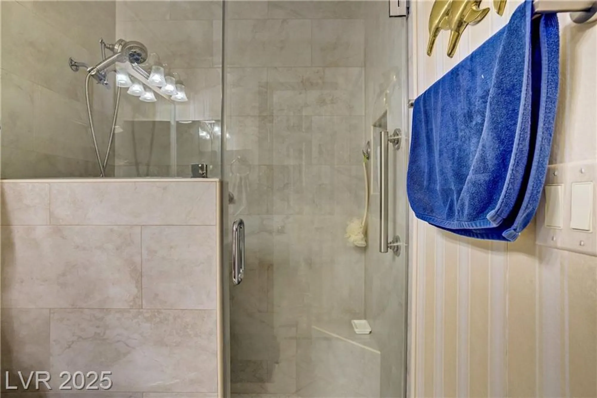 Property Slideshow image 18 of 29 | 5420 cove point dr, Las Vegas, NV, 89130