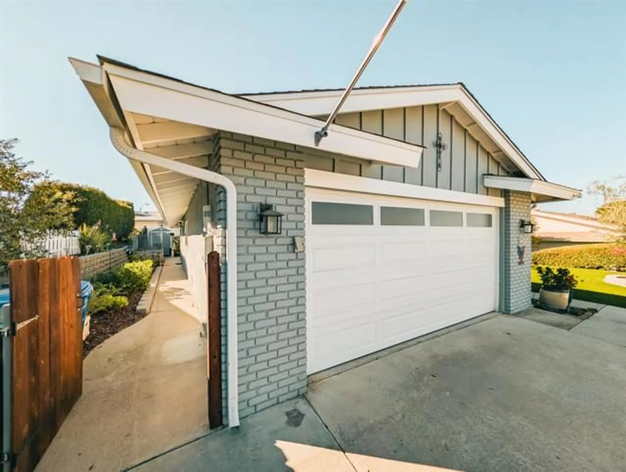 Property Slideshow image 45 of 57 | 16482 roca dr, San Diego, CA, 92128