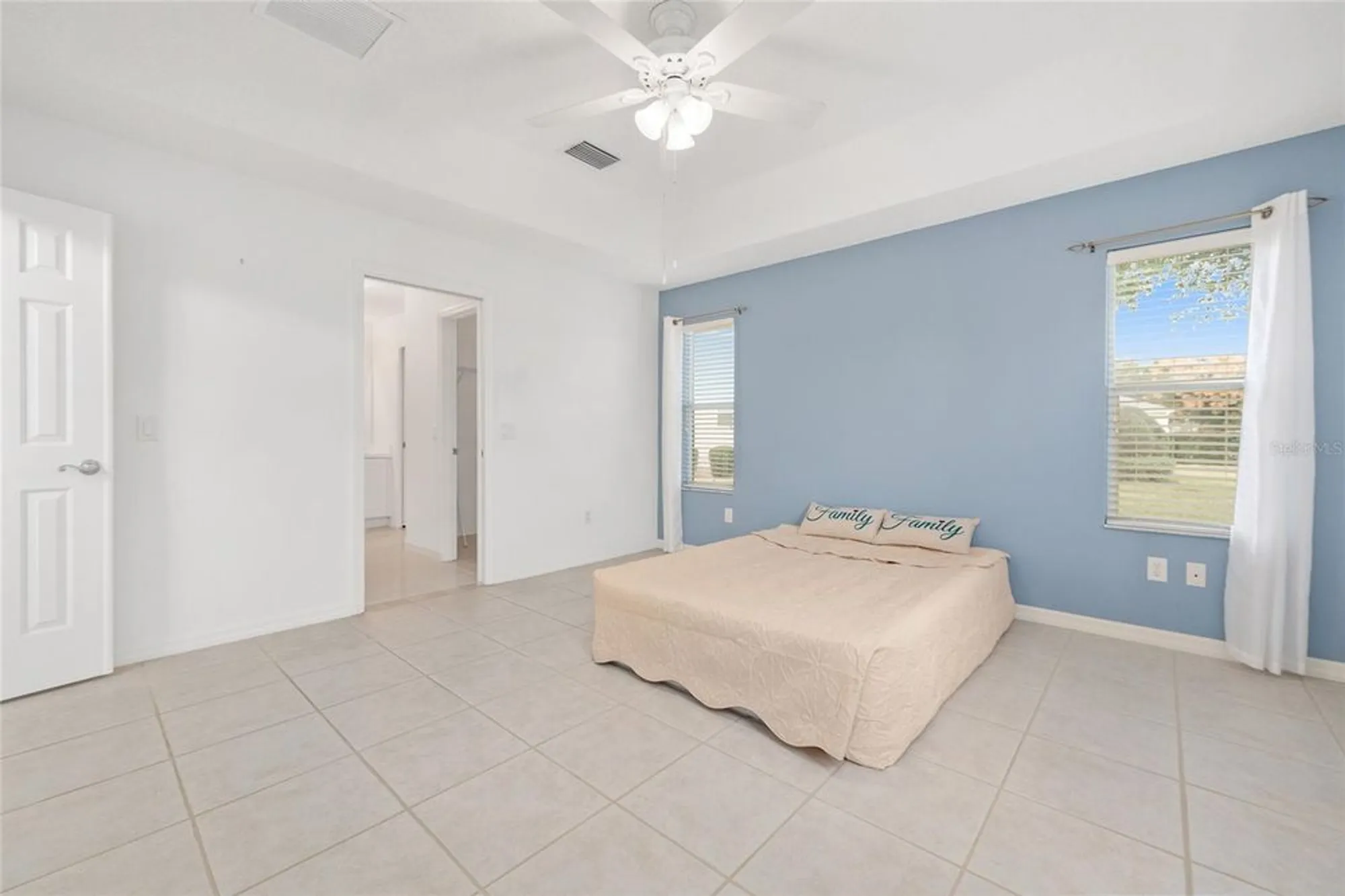 Property Slideshow image 36 of 72 | 560 smithfield pl, The Villages, FL, 32162