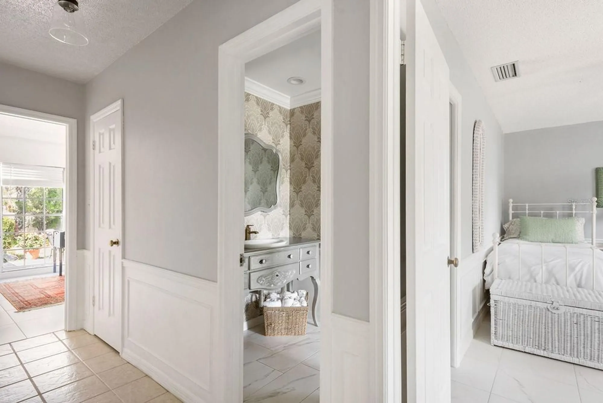 Property Slideshow image 32 of 73 | 1 curacao cir 44, Englewood, FL, 34223