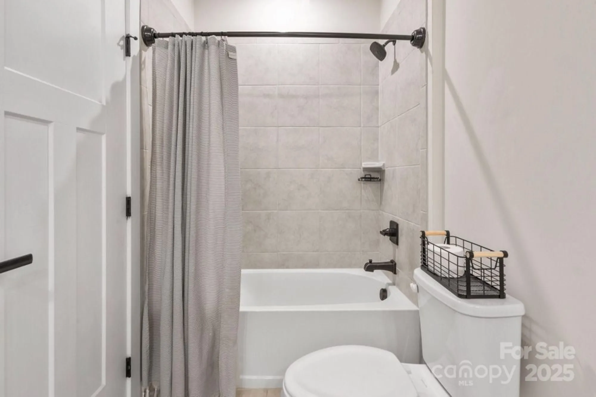 Property Slideshow image 30 of 47 | 5066 summer surprise ln, Charlotte, NC, 28215