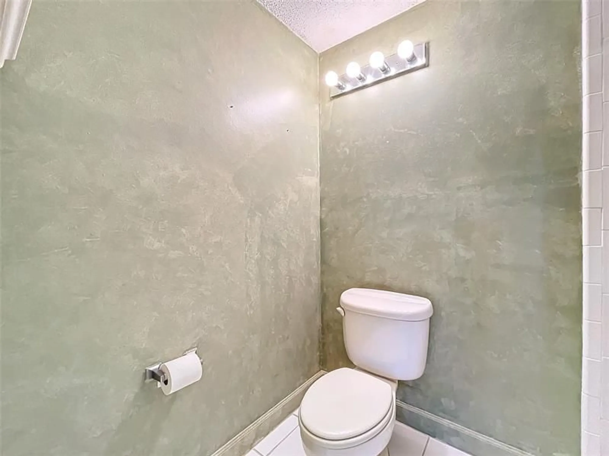 Property Slideshow image 37 of 83 | 1035 nw 88th ave c89, Plantation, FL, 33322