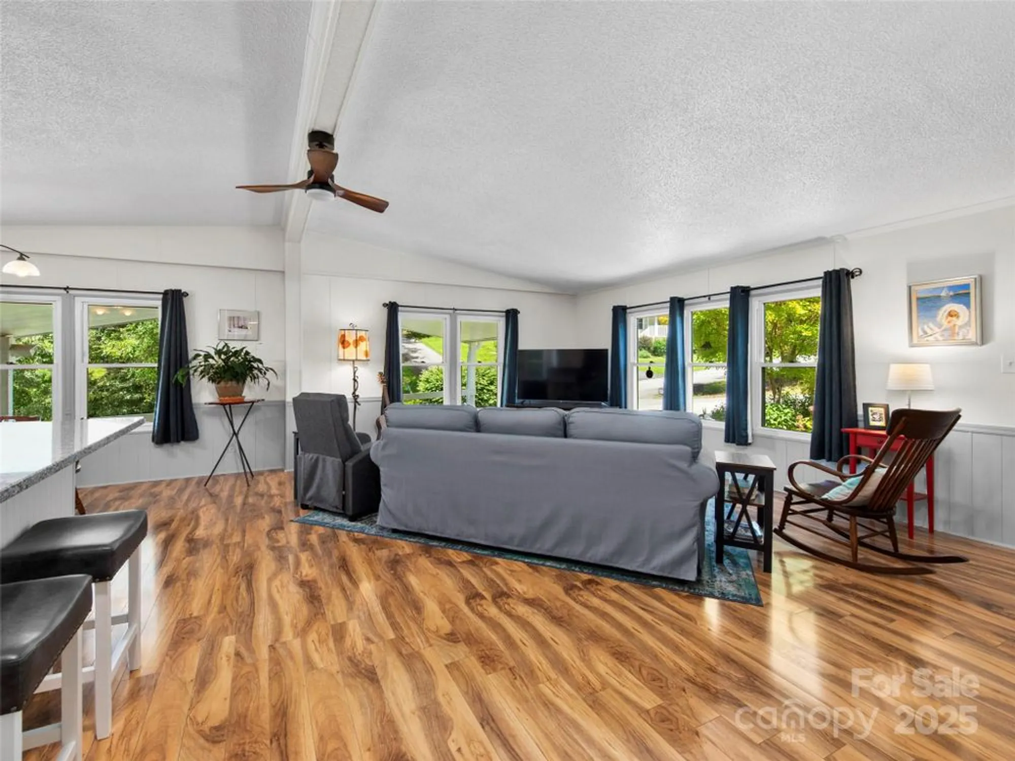 Property Slideshow image 14 of 27 | 200 cranbrook cir, Hendersonville, NC, 28792