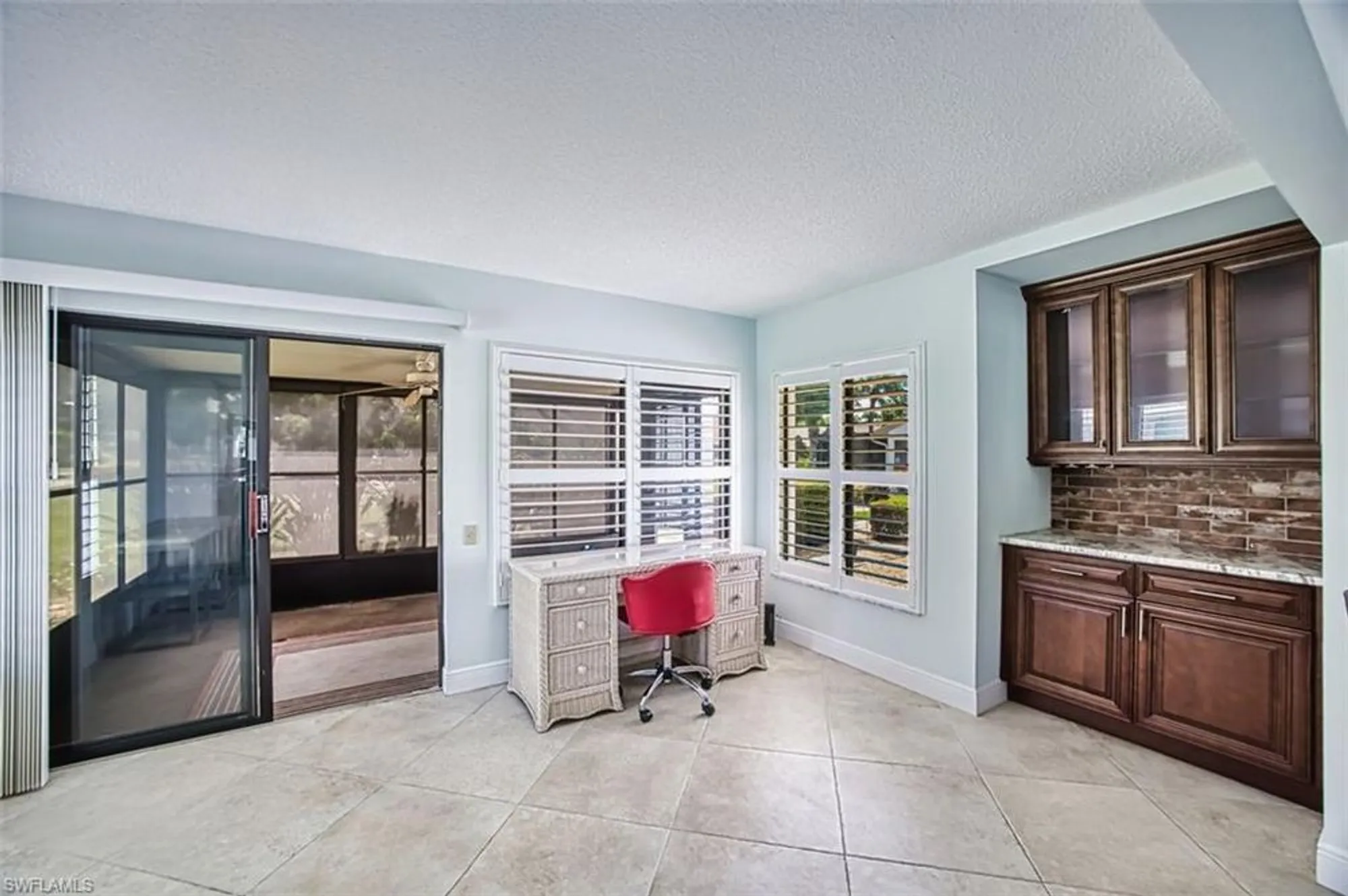 Property Slideshow image 7 of 50 | 1846 pine glade cir, Fort Myers, FL, 33907