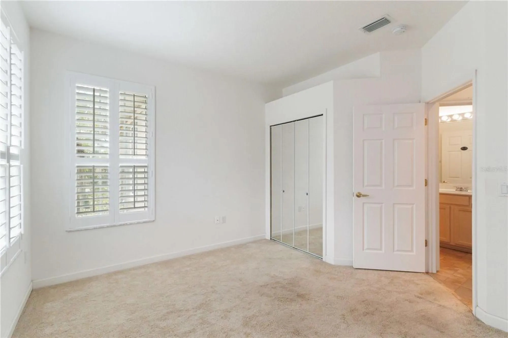 Property Slideshow image 32 of 51 | 4939 lakescene pl, Sarasota, FL, 34243