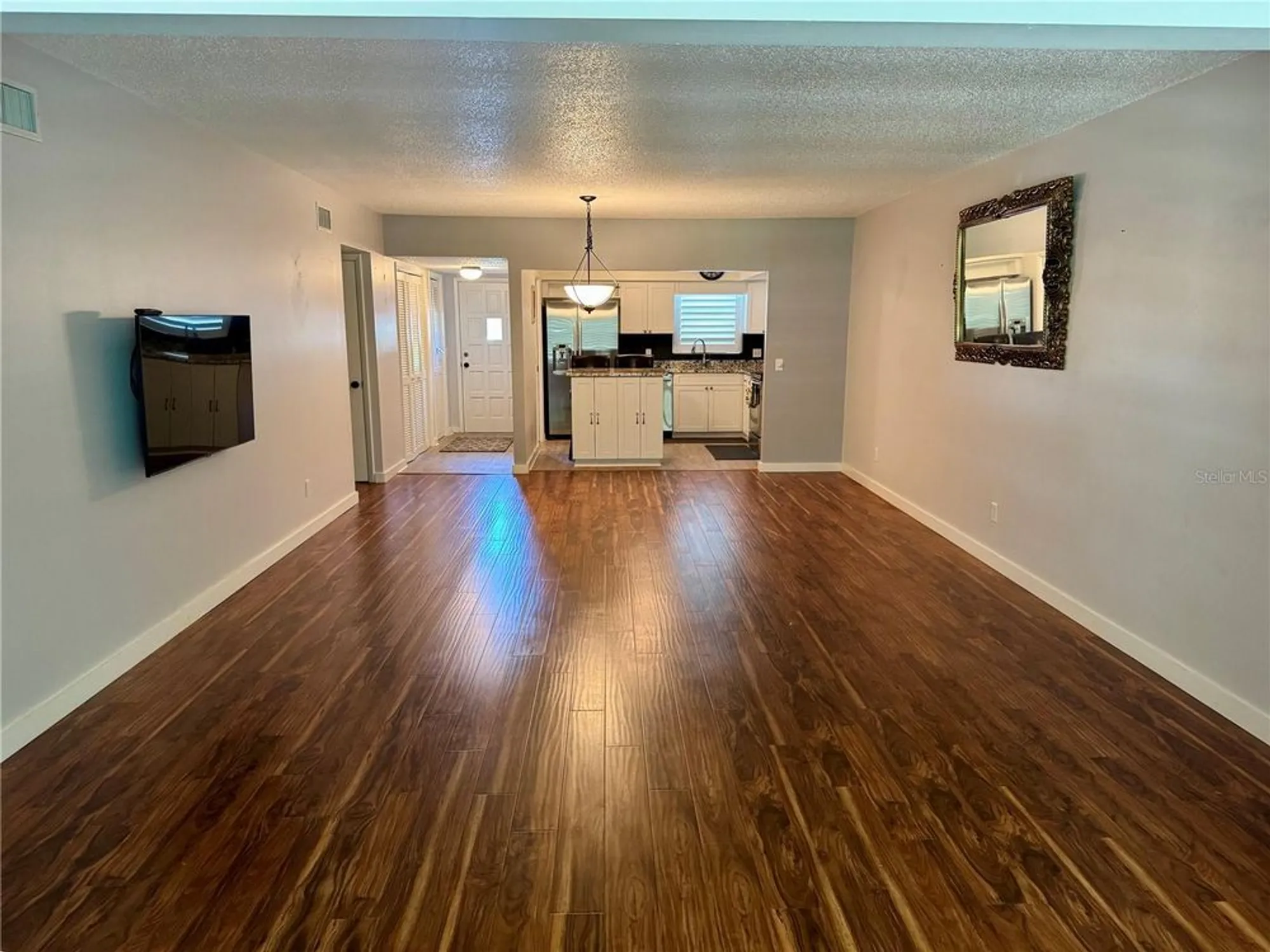 Property Slideshow image 14 of 37 | 2262 swedish dr 6, Clearwater, FL, 33763