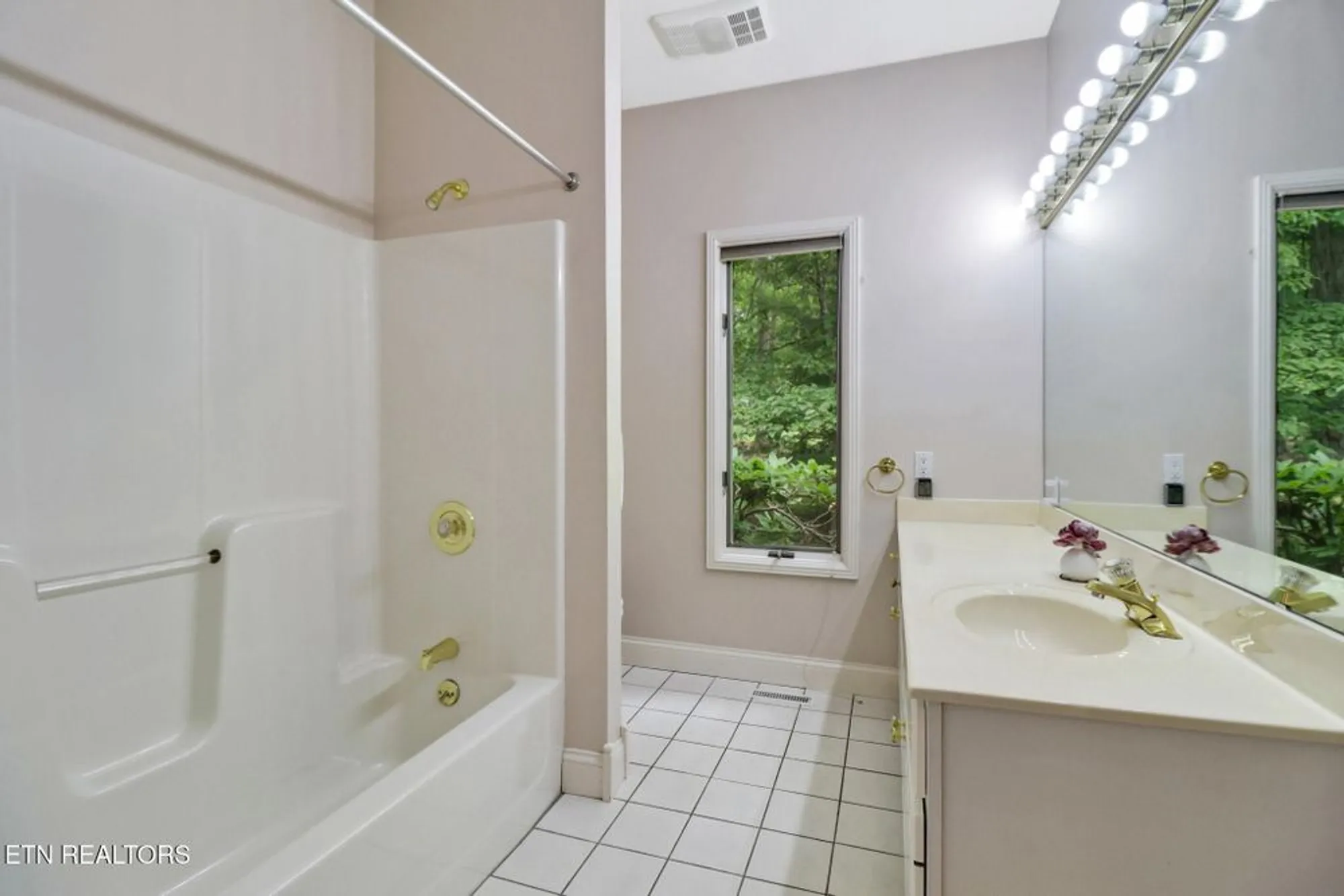 Property Slideshow image 25 of 35 | 163 havenridge cir, Crossville, TN, 38558