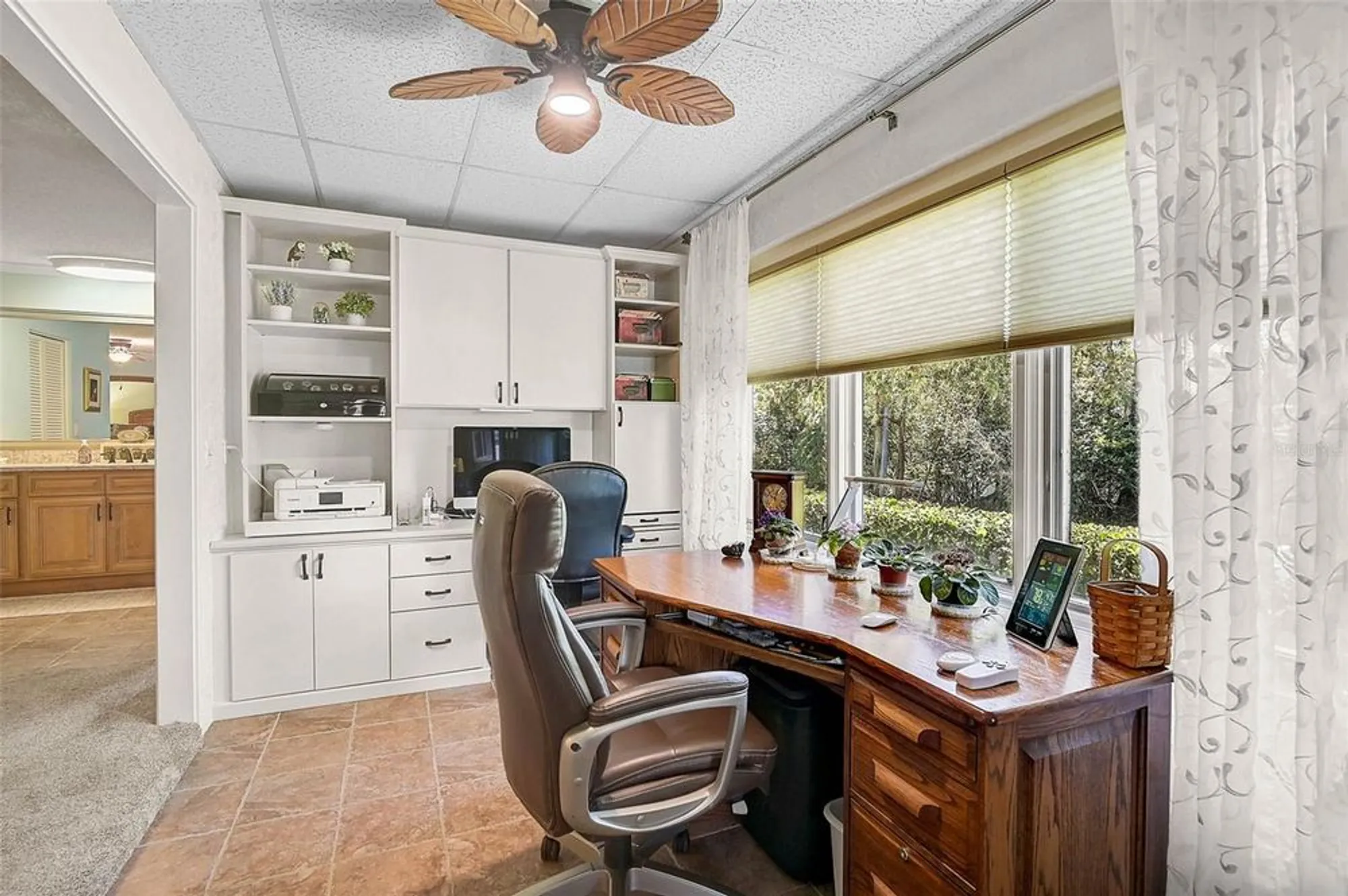 Property Slideshow image 24 of 61 | 3890 wilshire cir 27, Sarasota, FL, 34238