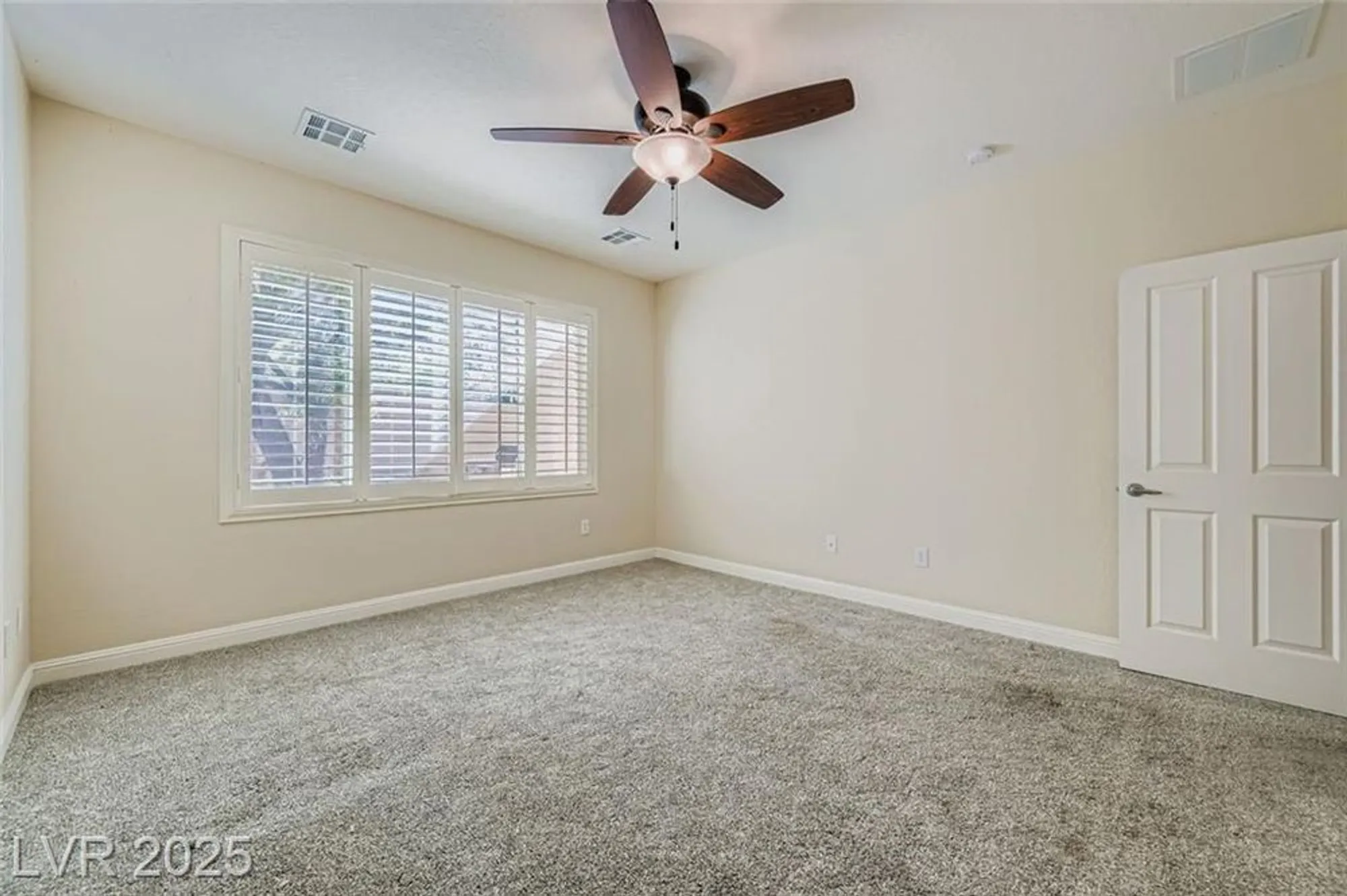 Property Slideshow image 16 of 35 | 2559 moonlight valley ave, Henderson, NV, 89044