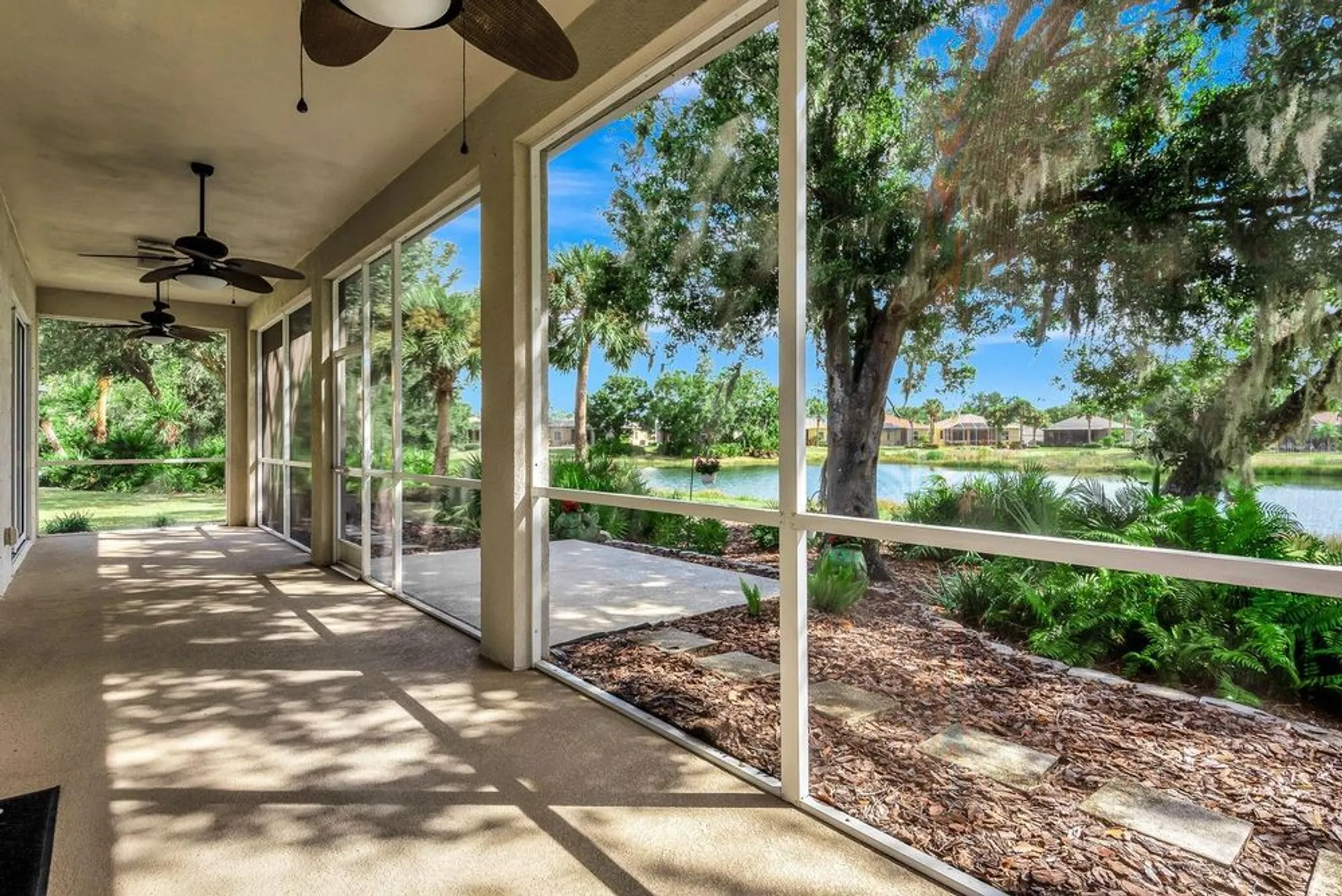 Property Slideshow image 21 of 31 | 804 regal manor way, Sun City Center, FL, 33573