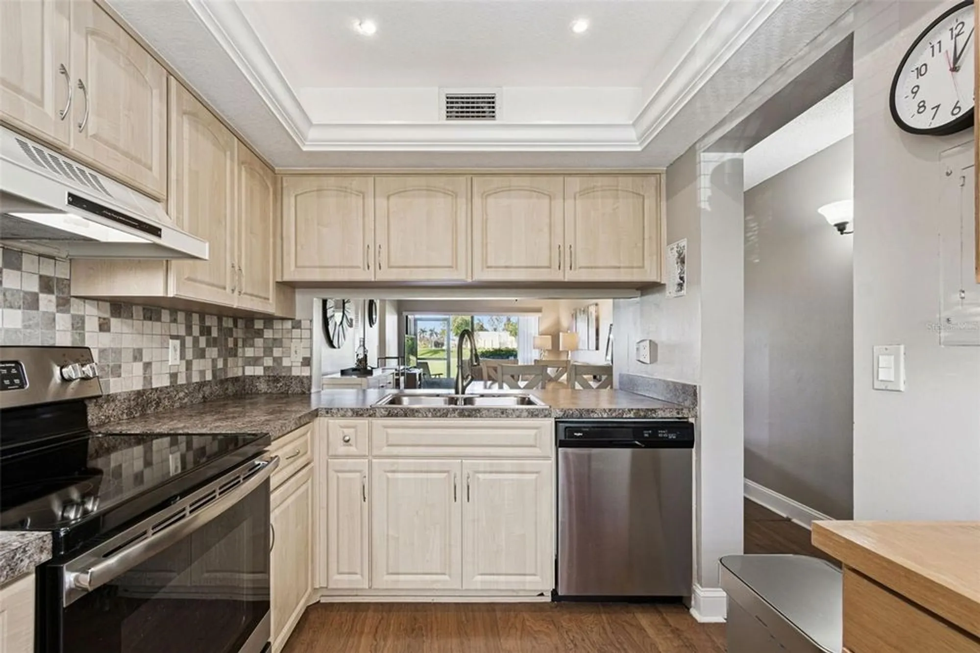 Property Slideshow image 14 of 52 | 6105 palma del mar blvd s apt 120, Saint Petersburg, FL, 33715