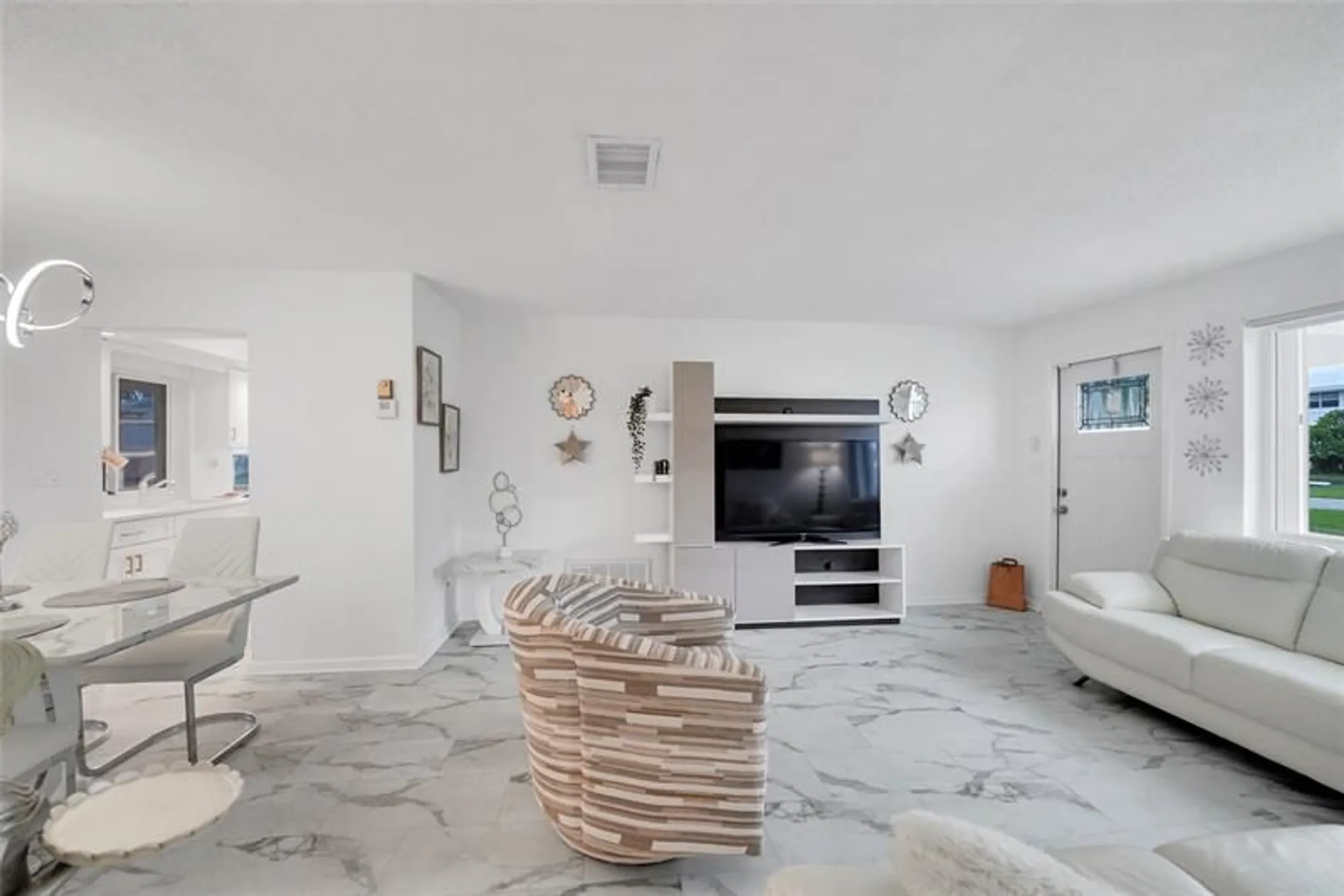 Property Slideshow image 13 of 58 | 260 s golf blvd, Pompano Beach, FL, 33064