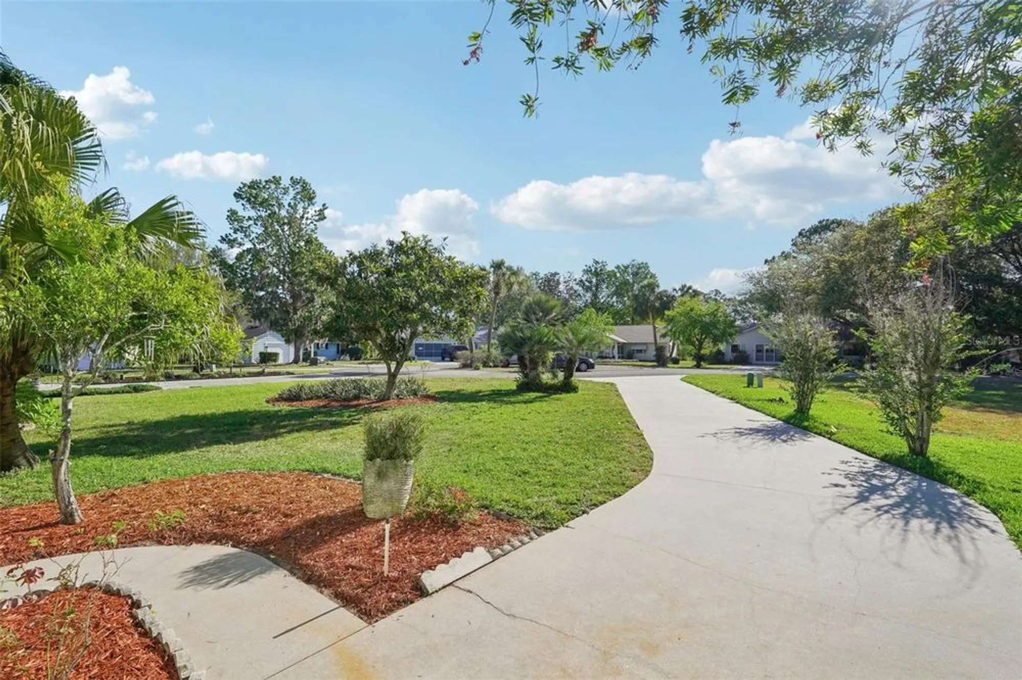 Property Slideshow image 6 of 47 | 28 gordon ct, Leesburg, FL, 34788
