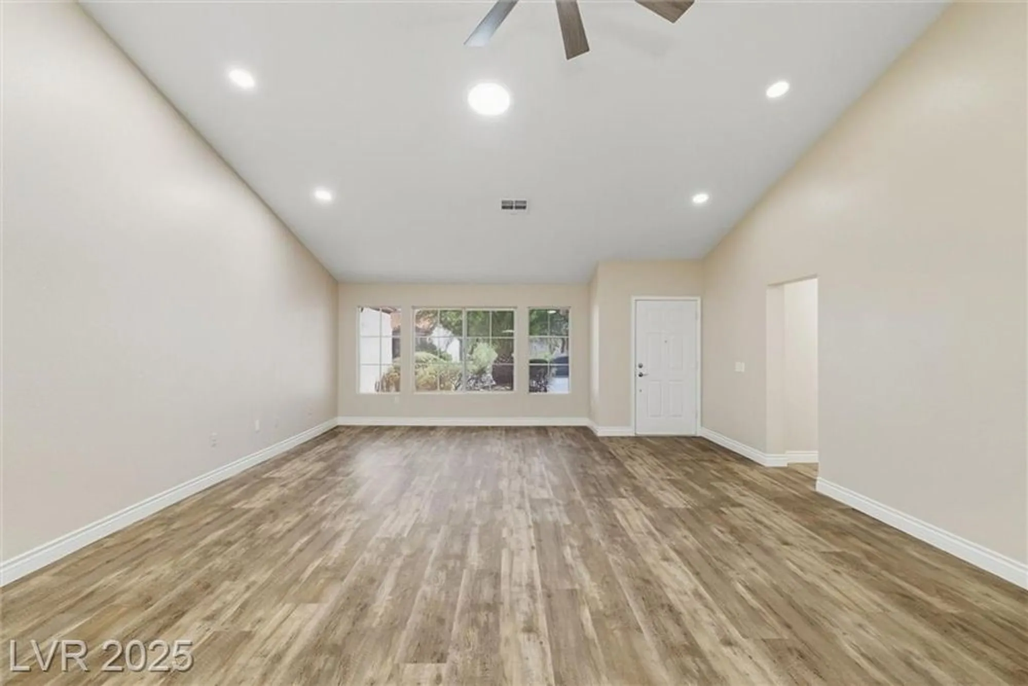 Property Slideshow image 14 of 66 | 3001 merimar dr, Las Vegas, NV, 89134