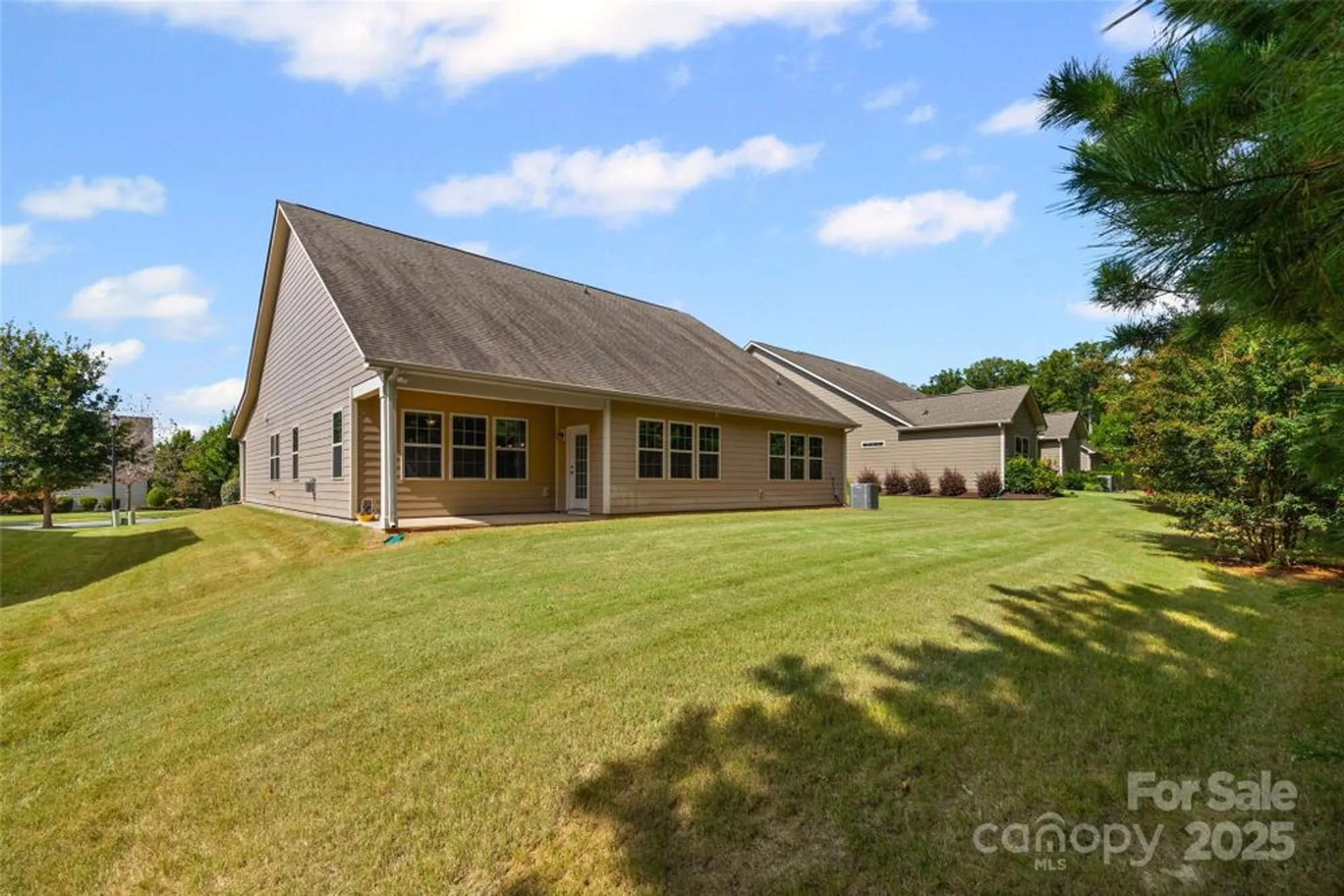 Property Slideshow image 27 of 43 | 3158 arches bluff cir, Lancaster, SC, 29720