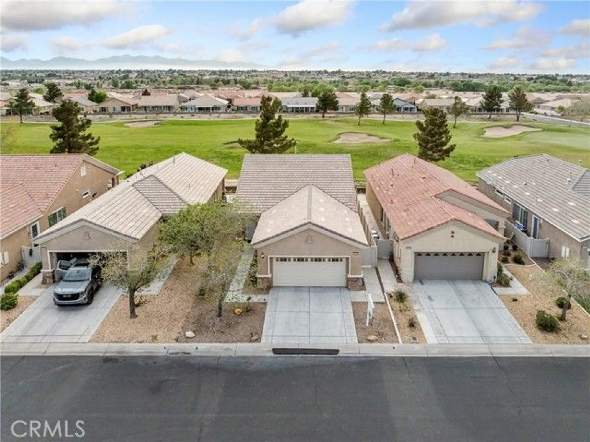 Property Slideshow image 4 of 36 | 10364 lakeshore dr, Apple Valley, CA, 92308