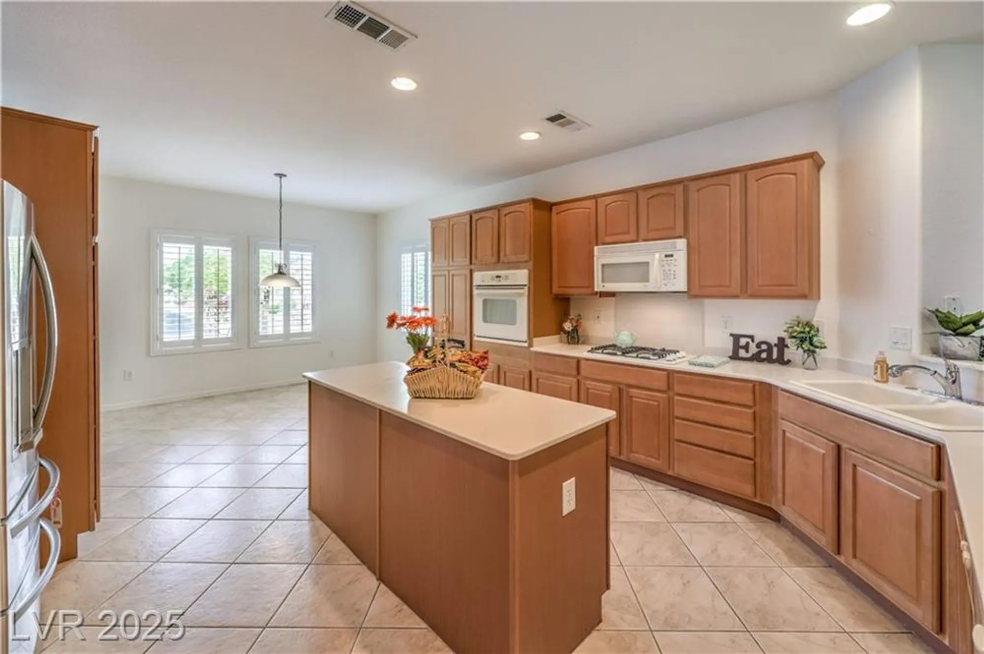 Property Slideshow image 9 of 40 | 2317 shorewood hills ave, Henderson, NV, 89052