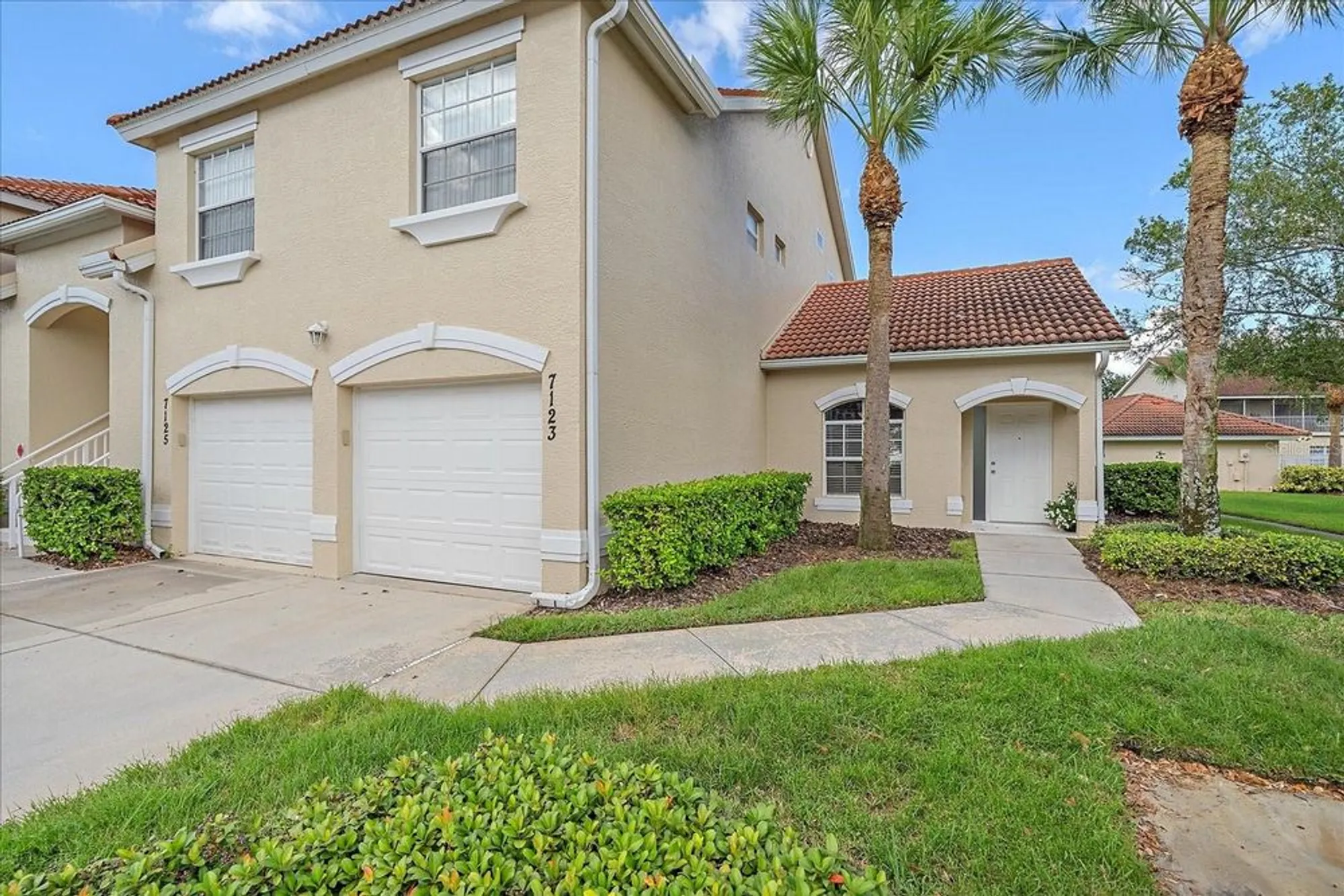Property Slideshow image 2 of 36 | 7123 cedar hollow cir, Bradenton, FL, 34203