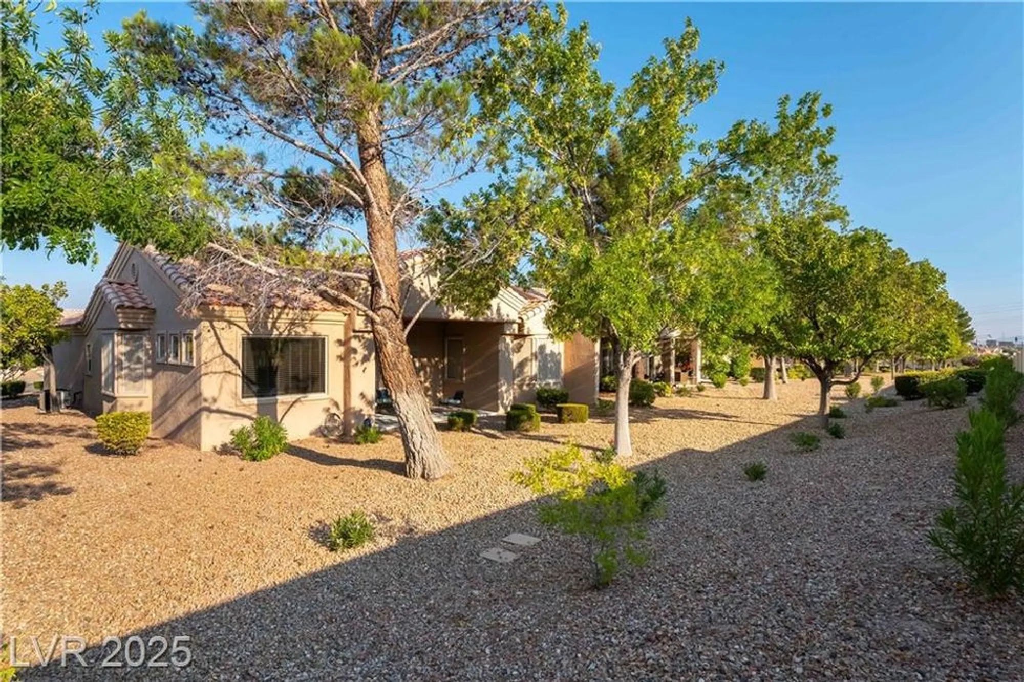 Property Slideshow image 14 of 27 | 2011 sun cliffs st, Las Vegas, NV, 89134