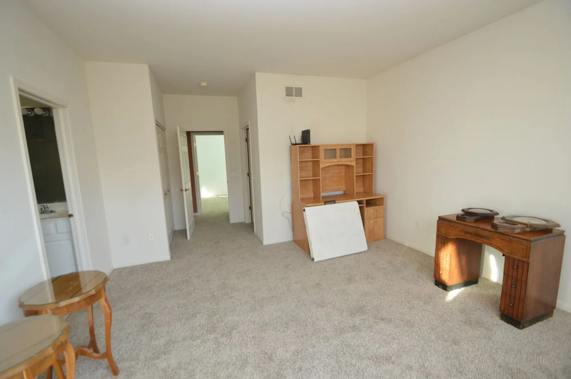 Property Slideshow image 13 of 27 | 733 s mecosta ln, Romeoville, IL, 60446