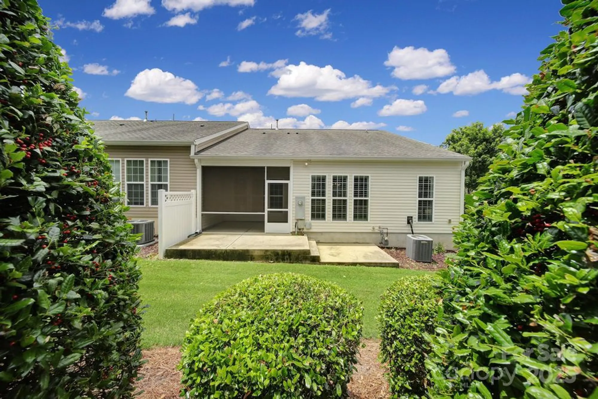 Property Slideshow image 29 of 47 | 9020 smokey hill ln, Fort Mill, SC, 29707