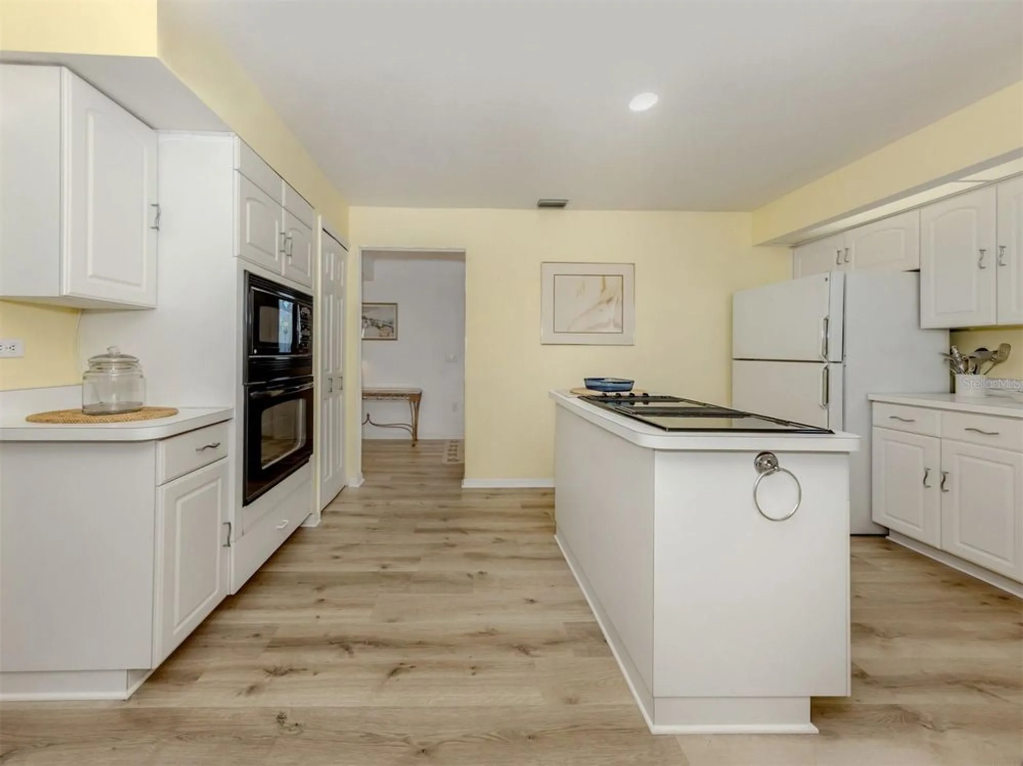 Property Slideshow image 14 of 83 | 503 clubside cir 47, Venice, FL, 34293