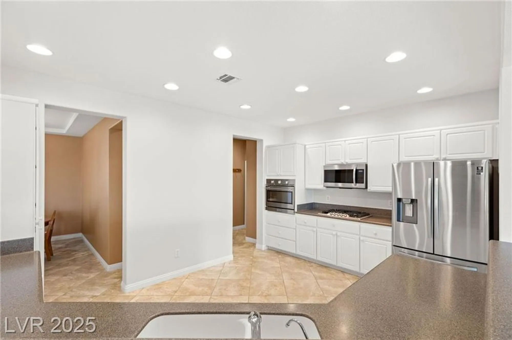 Property Slideshow image 10 of 28 | 2069 colvin run dr, Henderson, NV, 89052