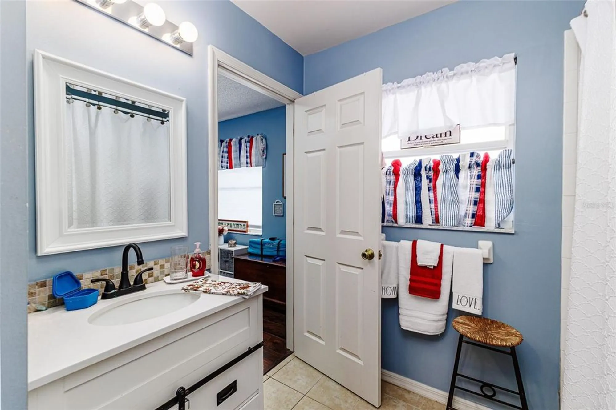 Property Slideshow image 16 of 29 | 1836 prairie dunes cir, Lakeland, FL, 33810