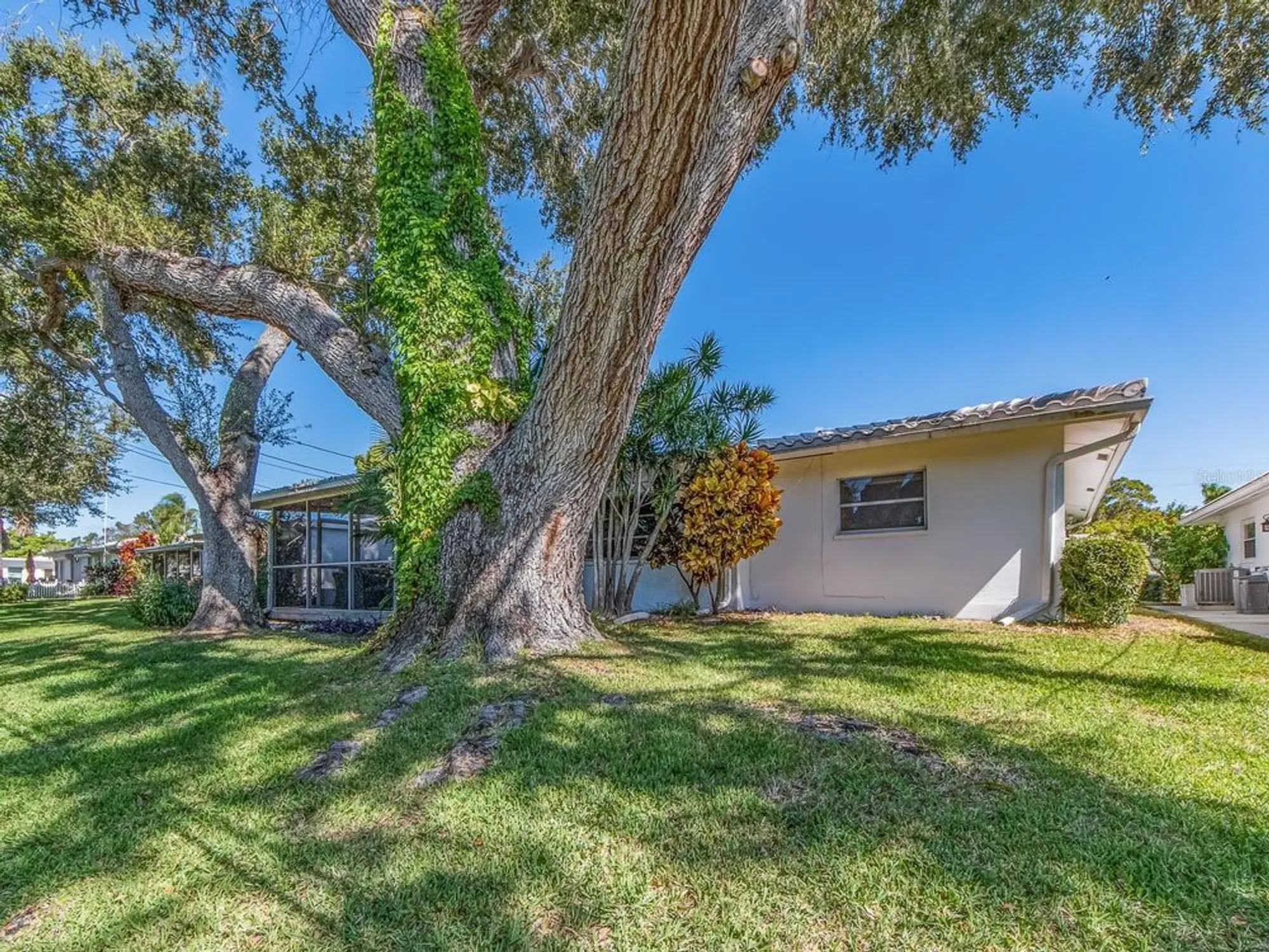 Property Slideshow image 39 of 43 | 9234 141st st, Seminole, FL, 33776