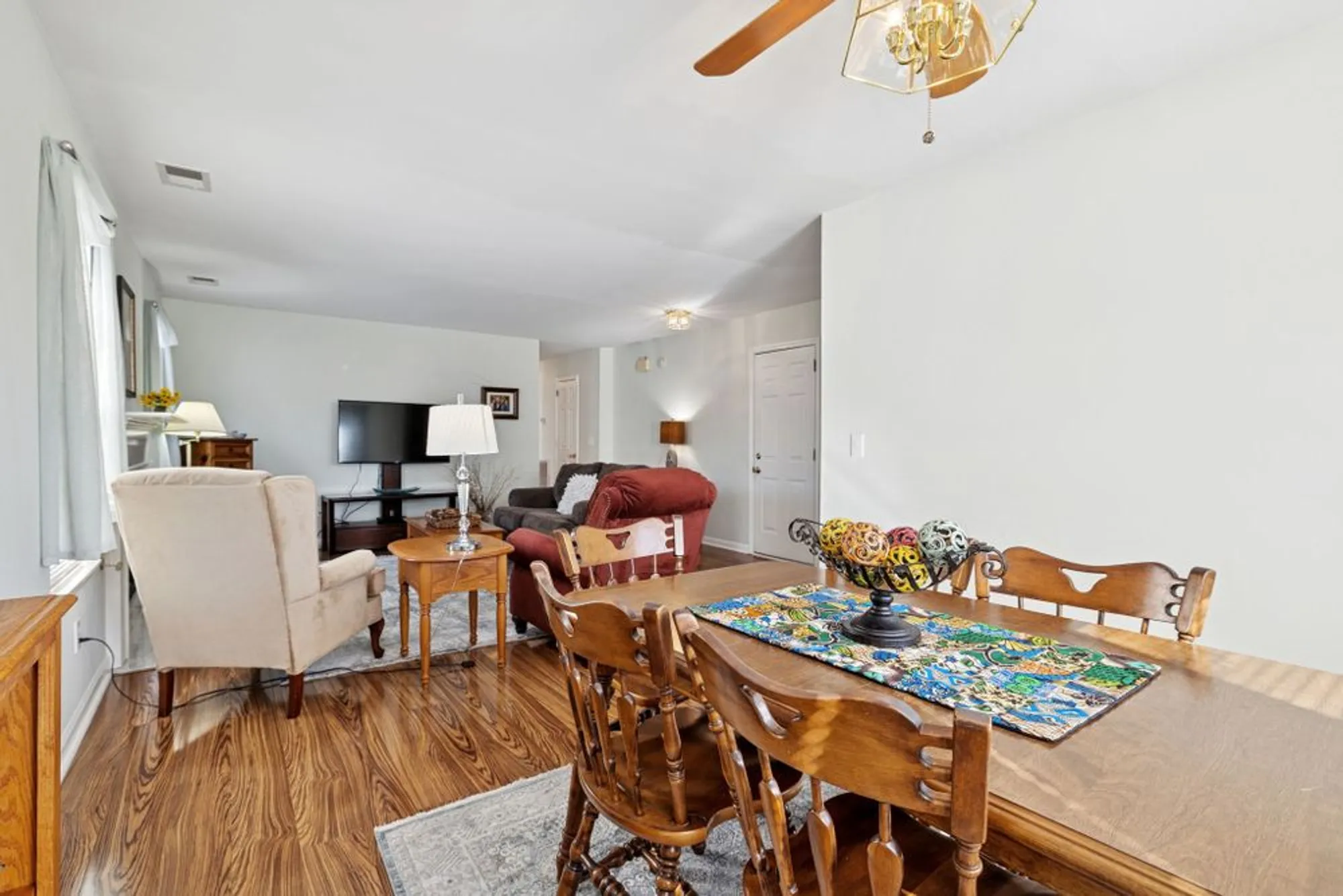 Property Slideshow image 11 of 49 | 117 newsom grn, Nashville, TN, 37221