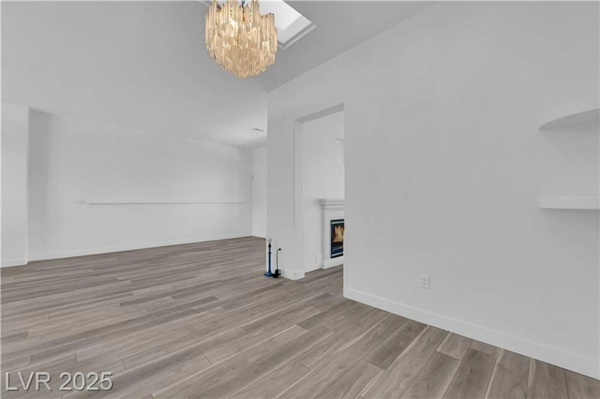 Property Slideshow image 17 of 35 | 10144 hunter springs dr, Las Vegas, NV, 89134