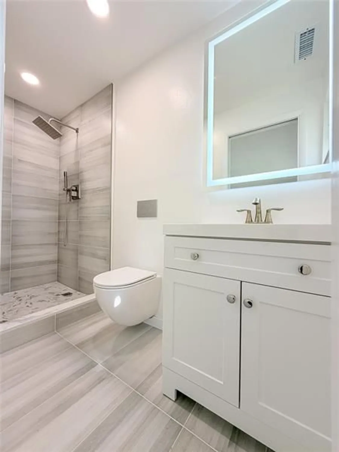 Property Slideshow image 14 of 17 | 340 nw 25th ct, Pompano Beach, FL, 33064