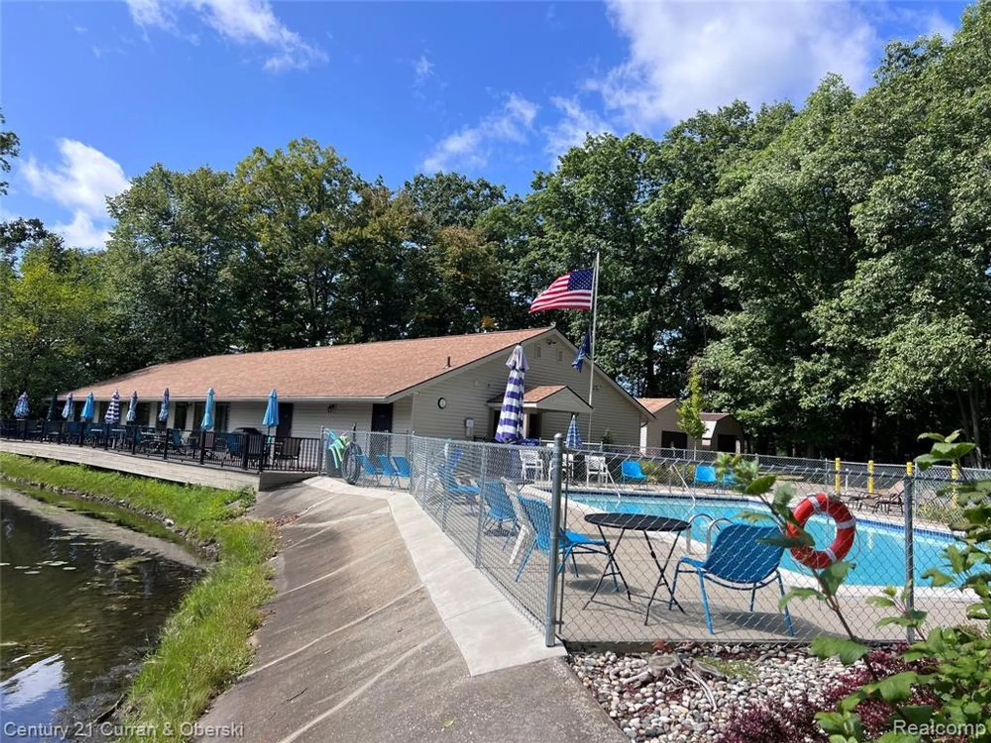 Property Slideshow image 22 of 28 | 61958 ticonderoga dr, South Lyon, MI, 48178