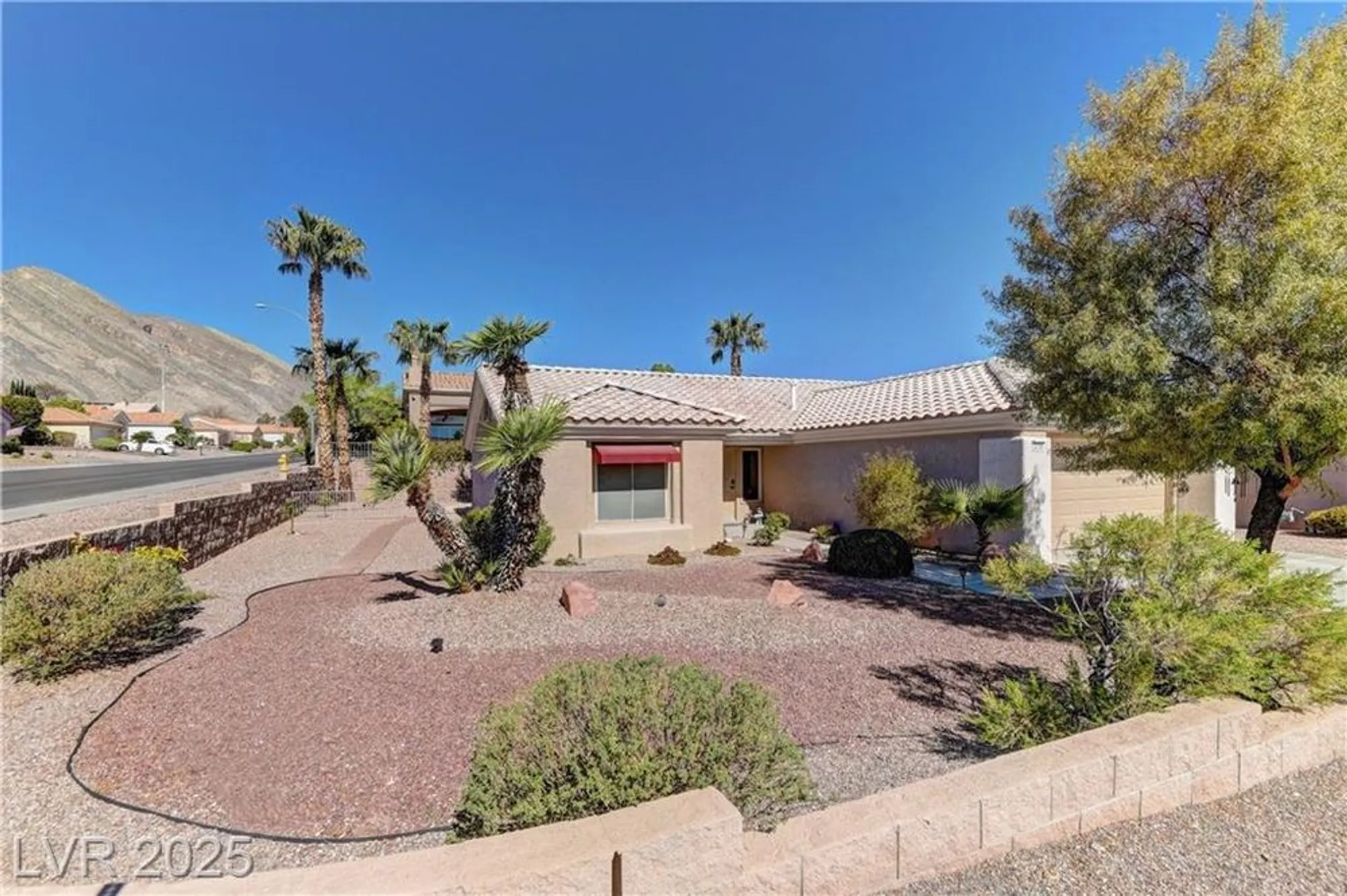 Property Slideshow image 2 of 26 | 2739 darby falls dr, Las Vegas, NV, 89134