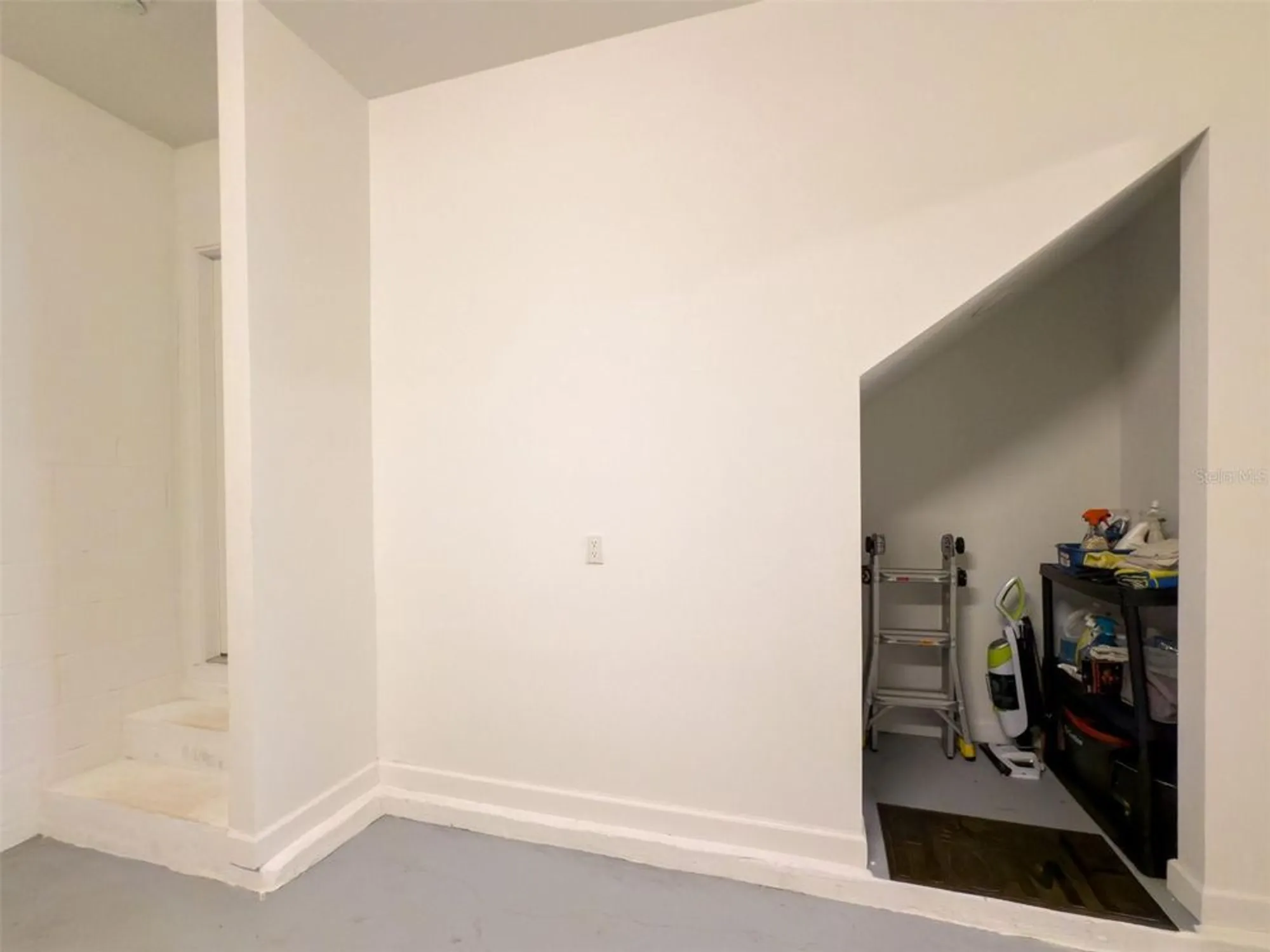 Property Slideshow image 44 of 80 | 5329 windy grove dr, Wimauma, FL, 33598