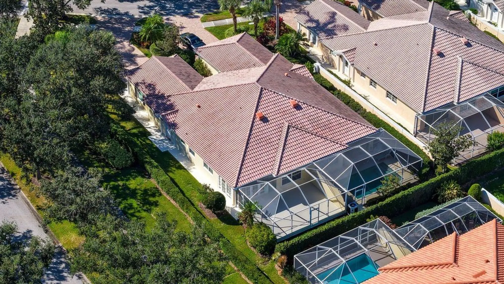 Property Slideshow image 5 of 71 | 8878 estepona ct, Sarasota, FL, 34238