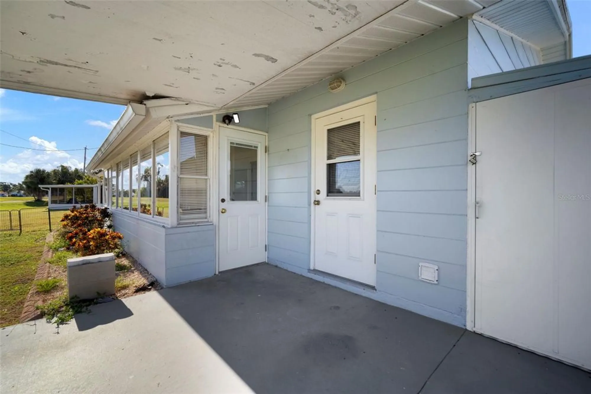 Property Slideshow image 35 of 49 | 609 fox hills dr, Sun City Center, FL, 33573