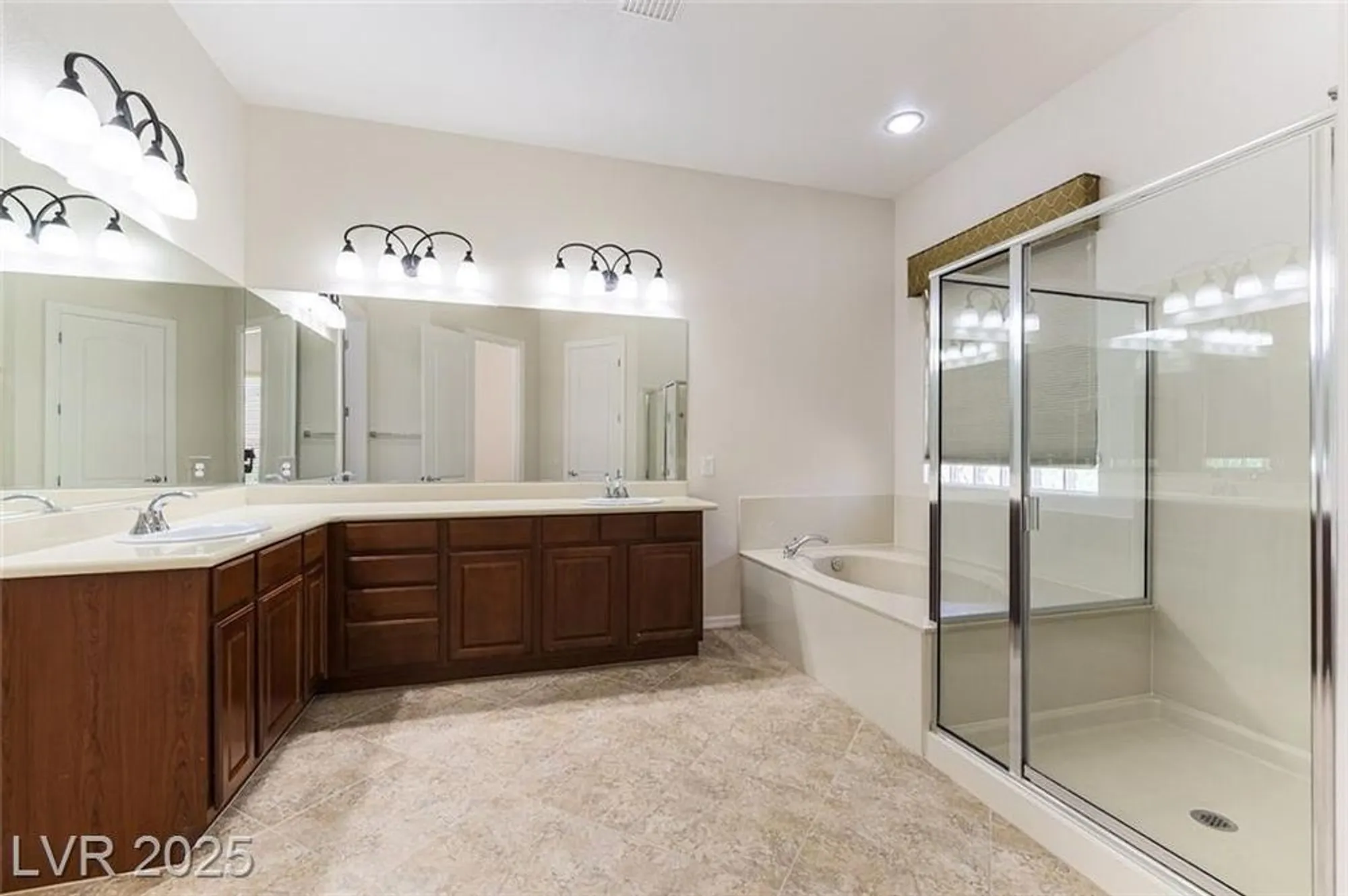 Property Slideshow image 20 of 40 | 2373 ozark plateau dr, Henderson, NV, 89044
