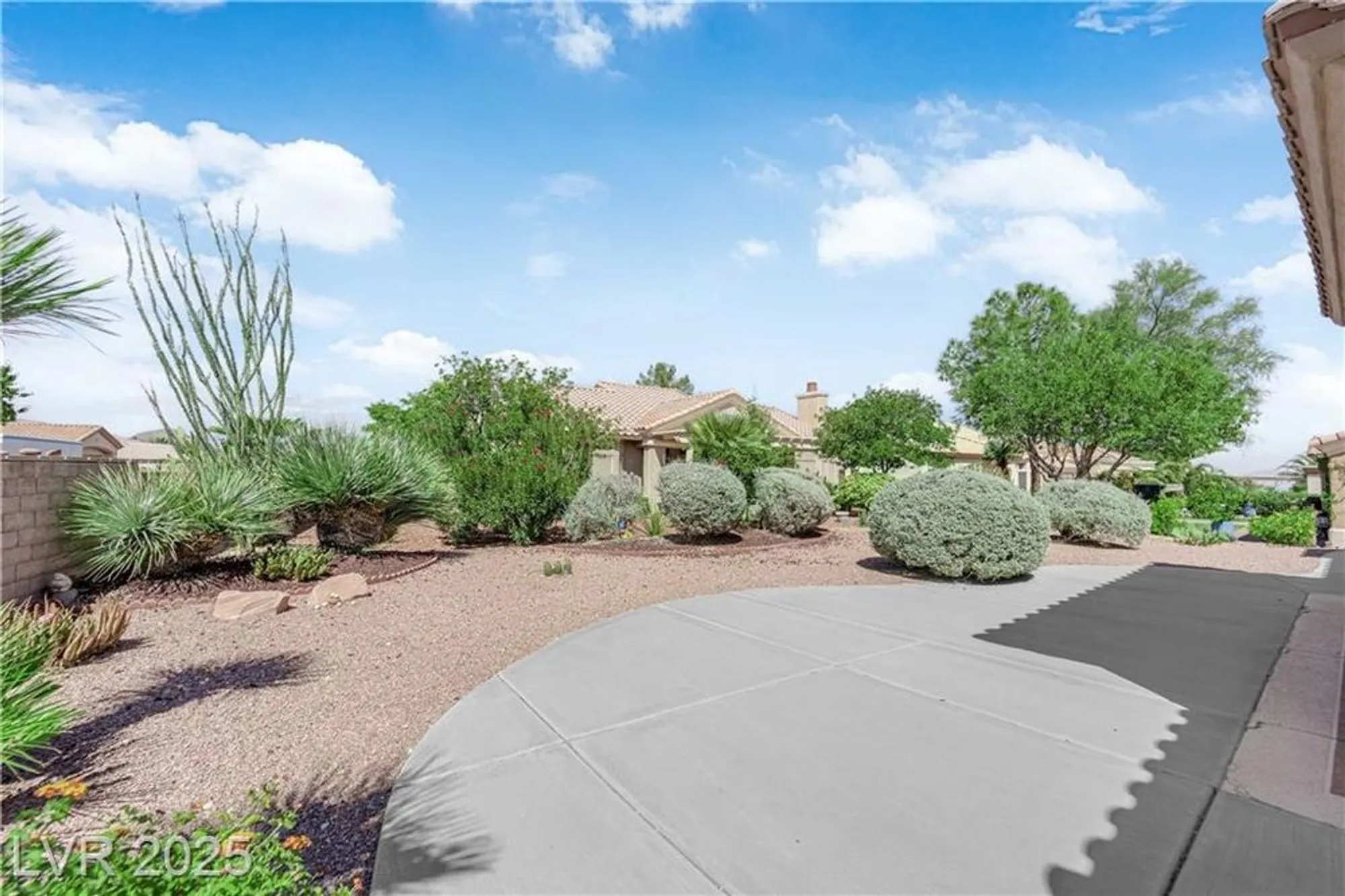 Property Slideshow image 30 of 35 | 10144 hunter springs dr, Las Vegas, NV, 89134