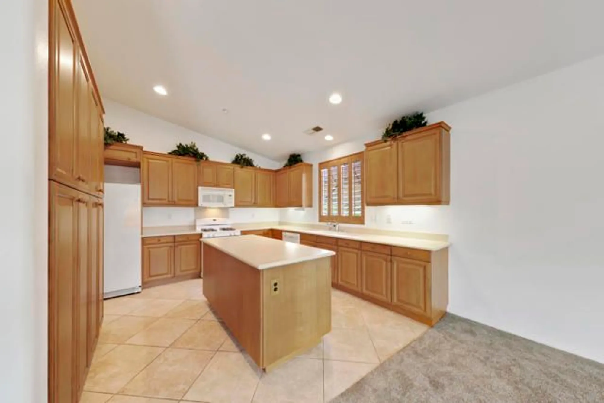 Property Slideshow image 12 of 37 | 1491 four seasons blvd, Palm Springs, CA, 92262