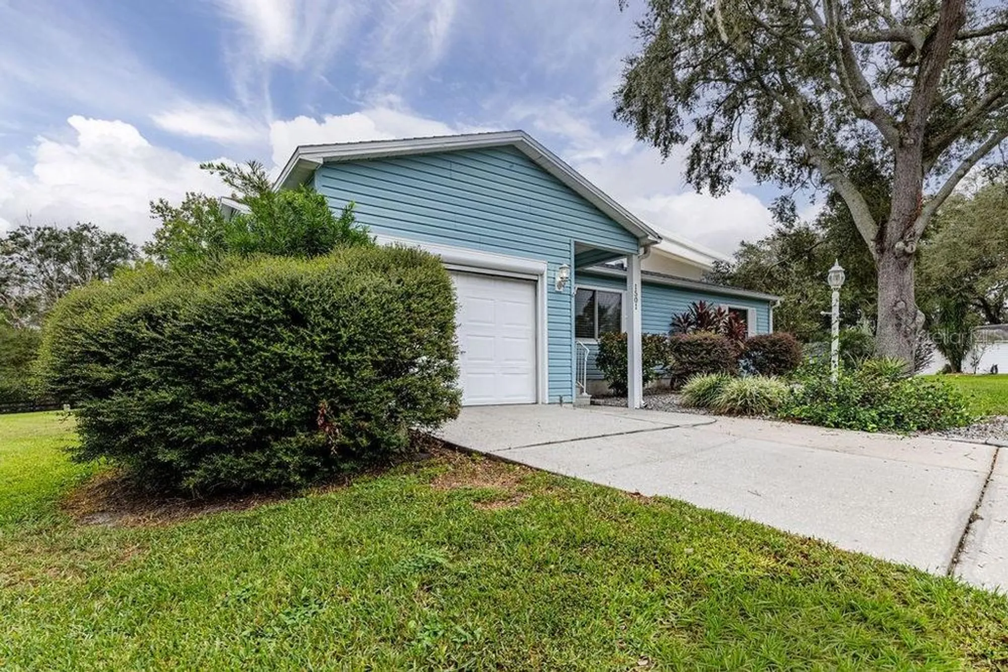 Property Slideshow image 4 of 37 | 1501 alfonso ln, The Villages, FL, 32159