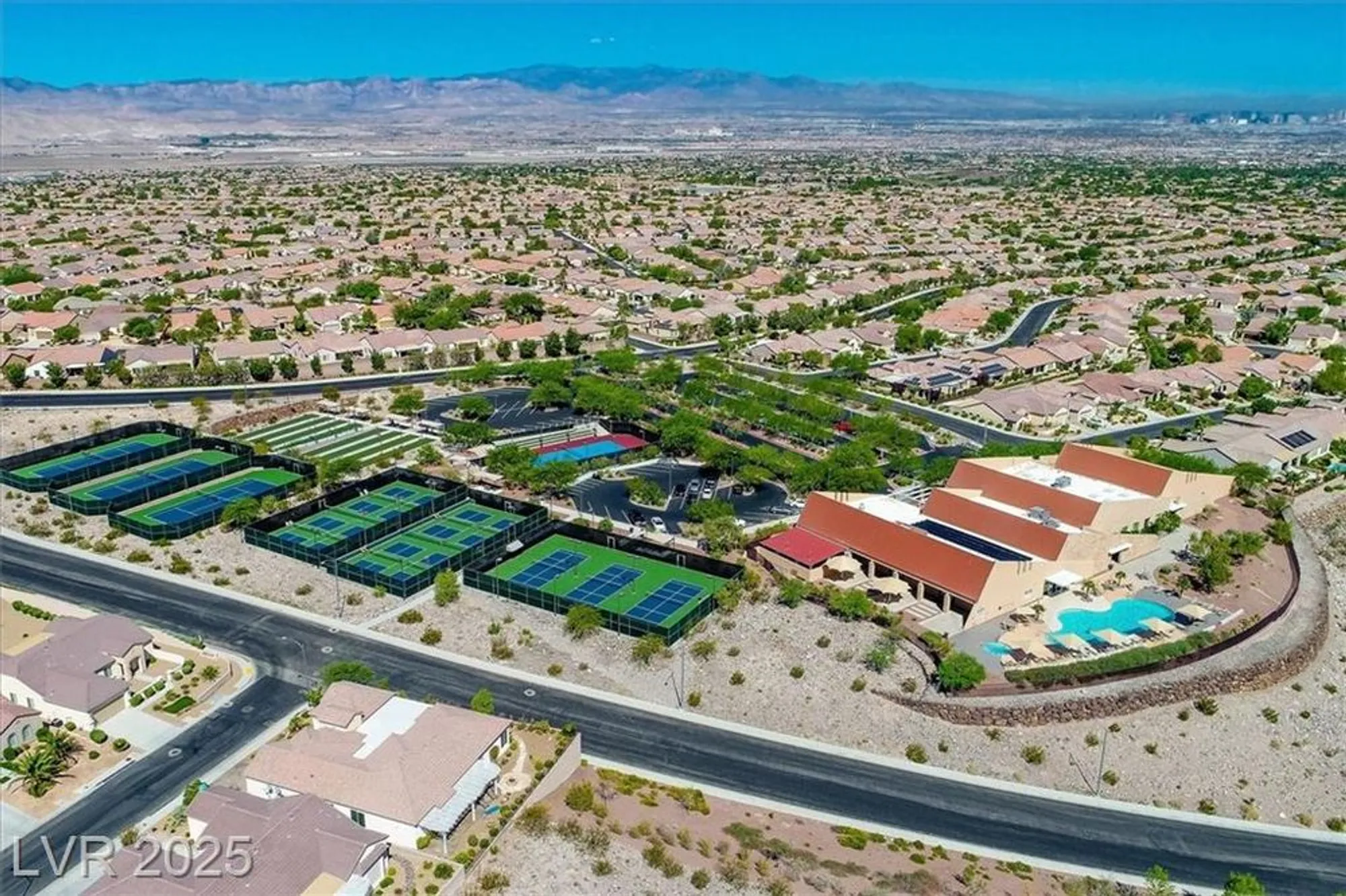 Property Slideshow image 32 of 43 | 2208 sawtooth mountain dr, Henderson, NV, 89044