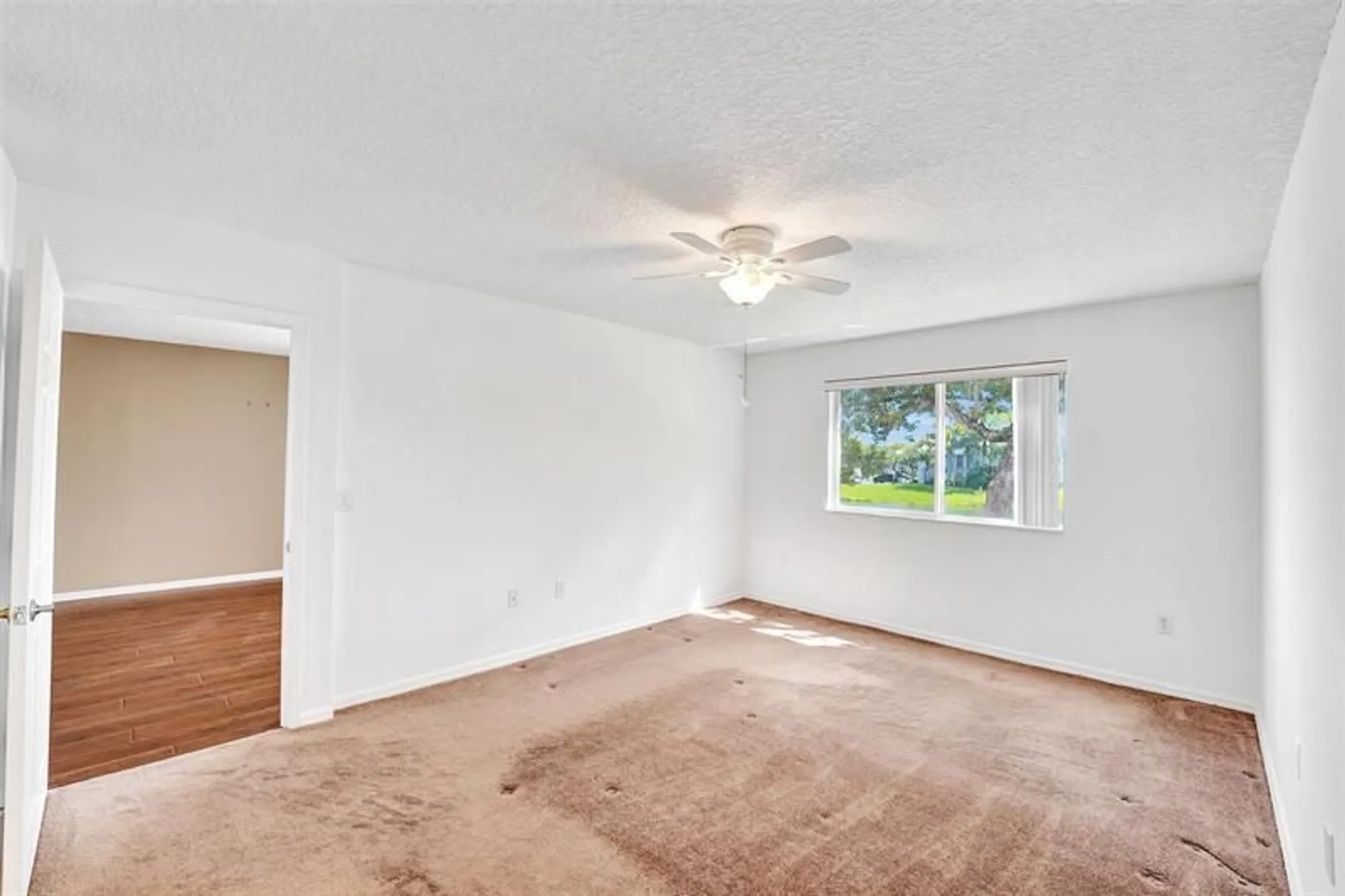 Property Slideshow image 31 of 69 | 9563 weldon cir apt d212, Fort Lauderdale, FL, 33321