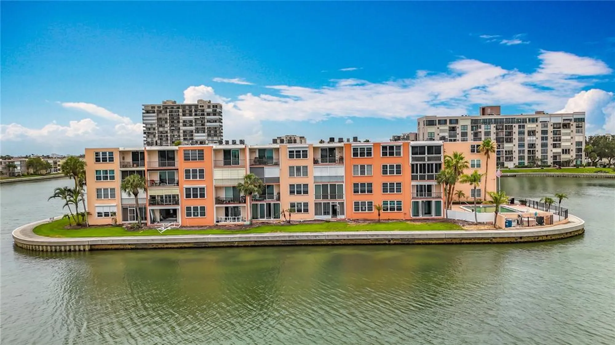 Property Slideshow image 47 of 57 | 7665 sun island dr 206, South Pasadena, FL, 33707