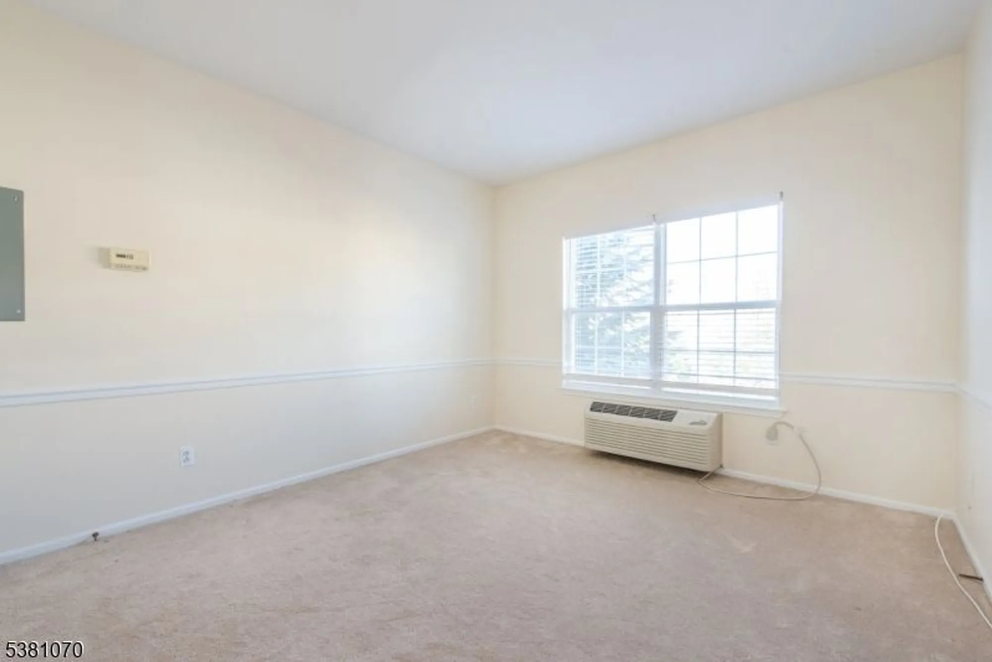 Property Slideshow image 15 of 32 | 2 richmond rd apt 210 210, West Milford, NJ, 07480