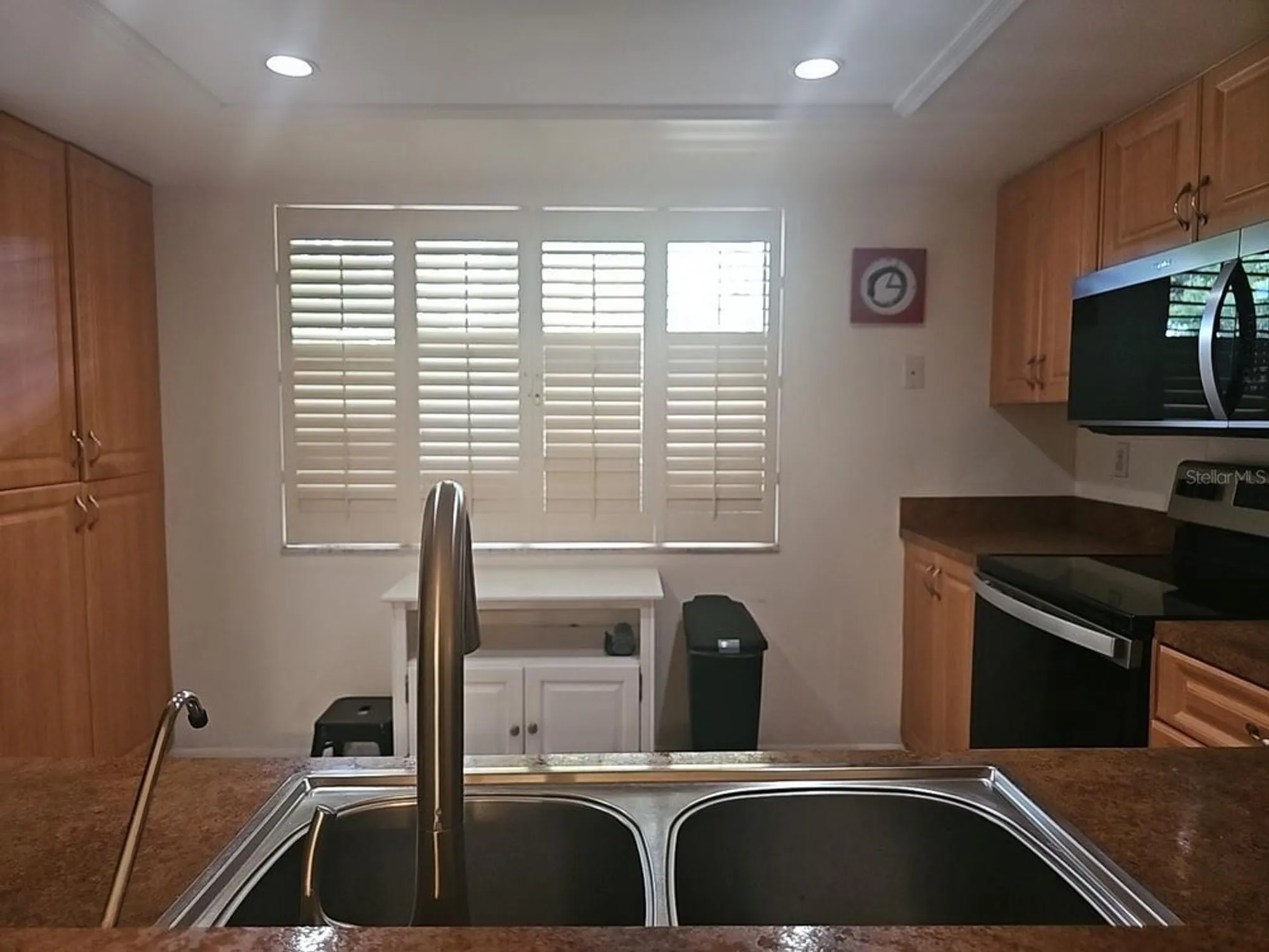 Property Slideshow image 13 of 33 | 3076 eastland blvd 210, Clearwater, FL, 33761