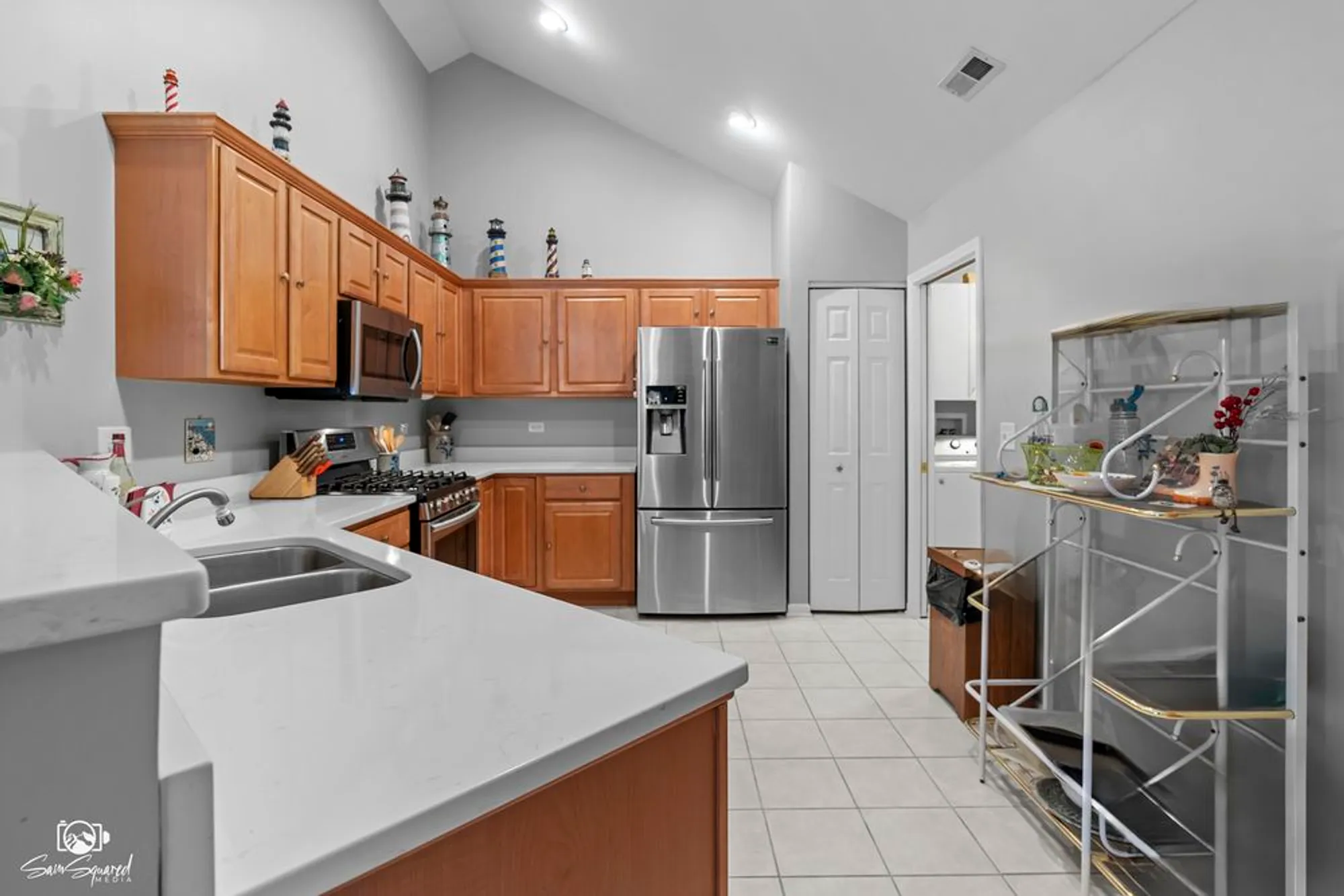 Property Slideshow image 12 of 35 | 1925 timbers edge cir, Joliet, IL, 60431