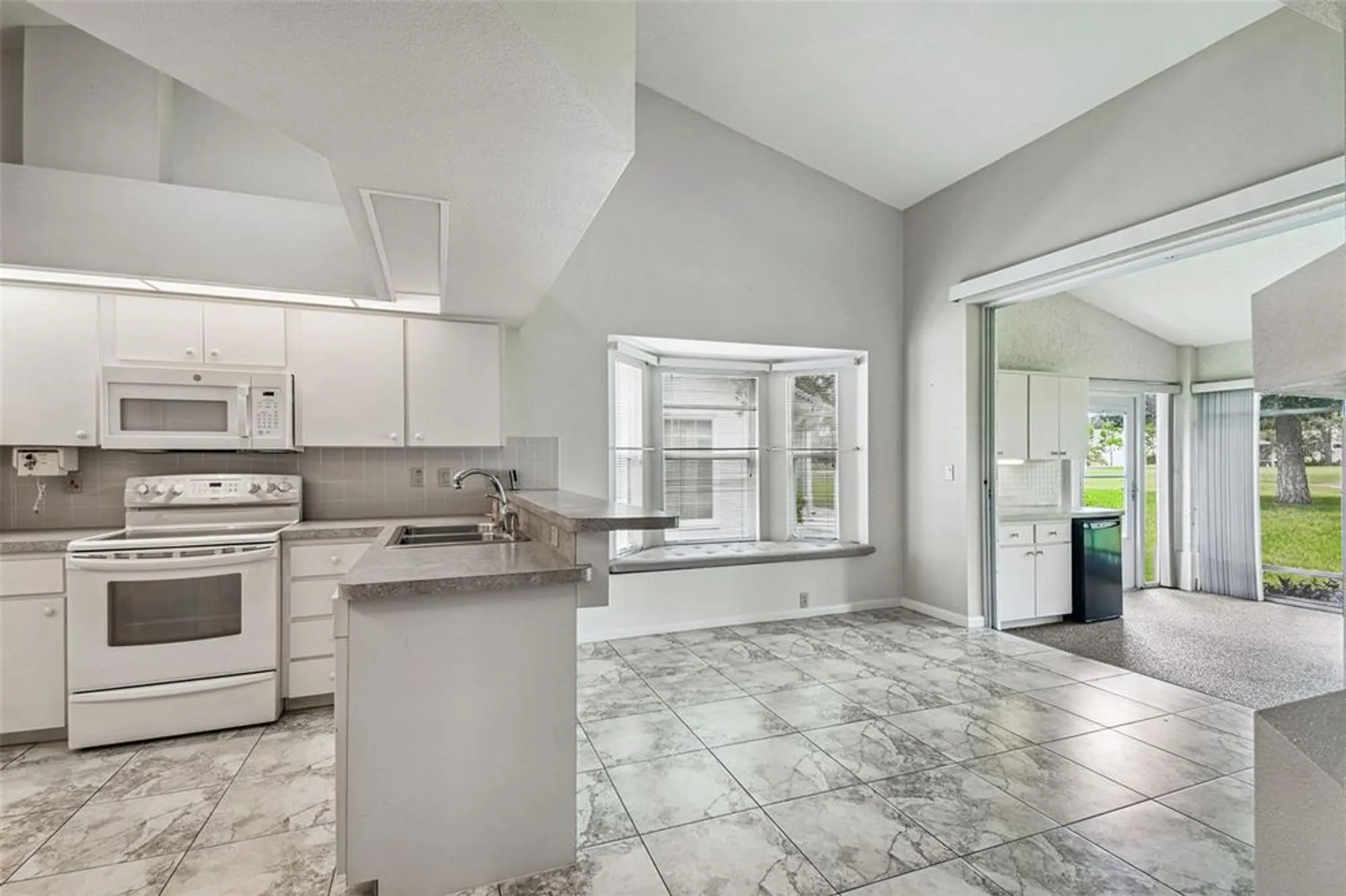 Property Slideshow image 18 of 86 | 8157 hidden hills dr, Spring Hill, FL, 34606