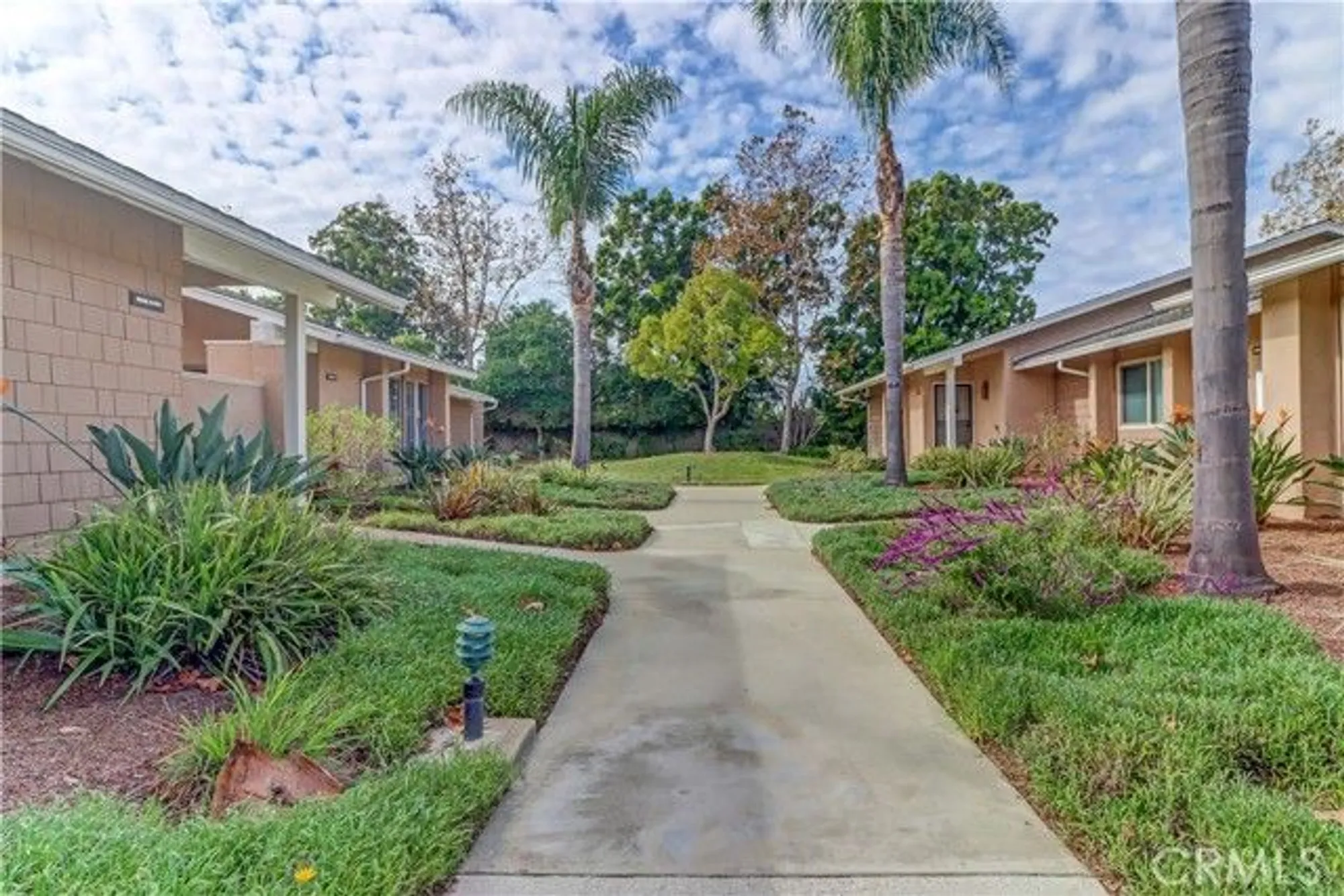 Property Slideshow image 2 of 63 | 8566 sierra cir 911-c, Huntington Beach, CA, 92646